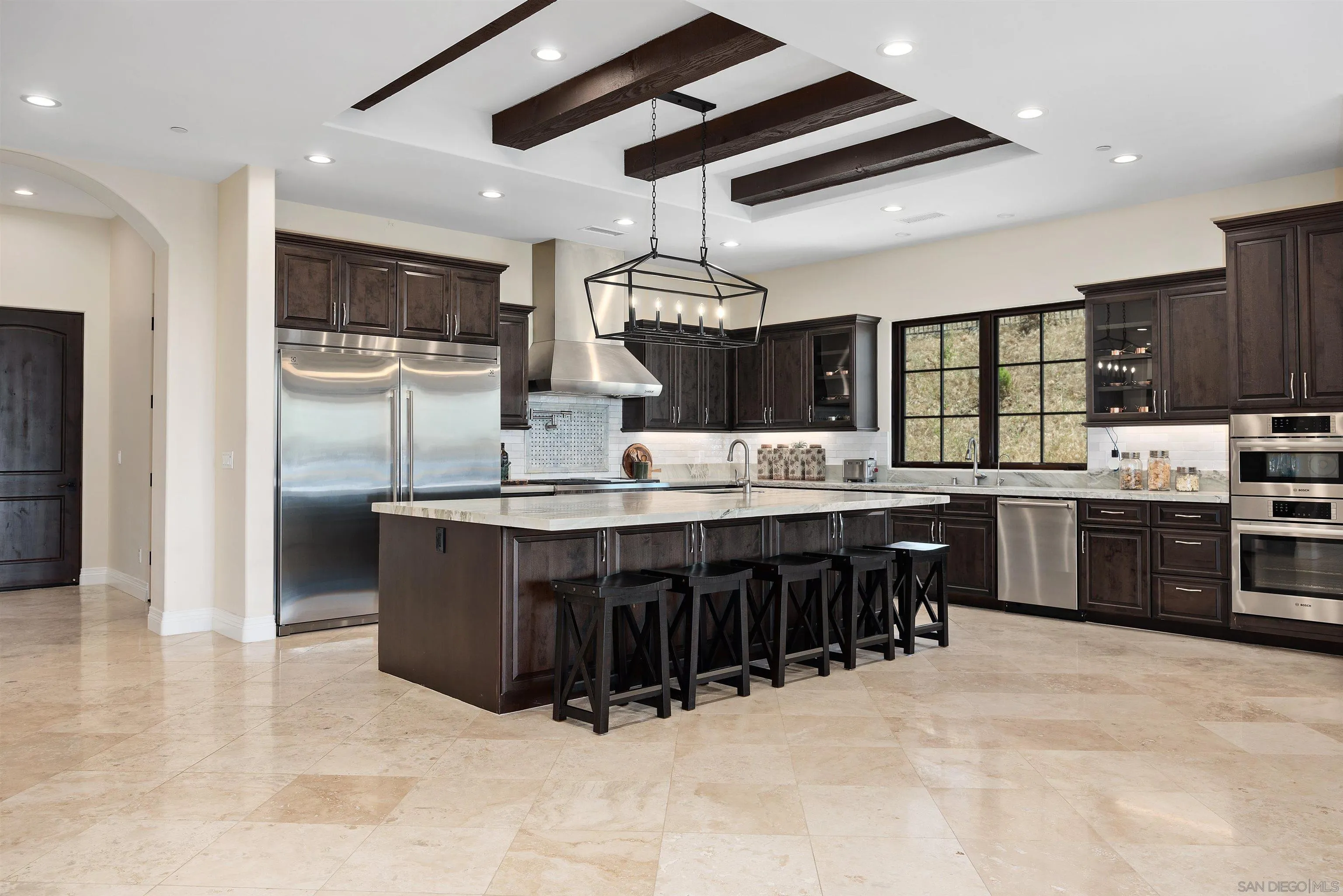 https://cdn.realtyfeed.com/cdn/127/250037809/8a6d96174828cd1f73fe2a74dd6528e7.webp
