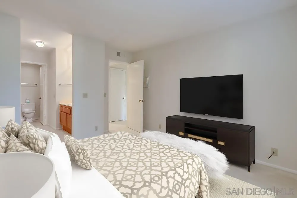 https://cdn.realtyfeed.com/cdn/127/250037810/0780806d0a421530b5b2668772628d72.webp