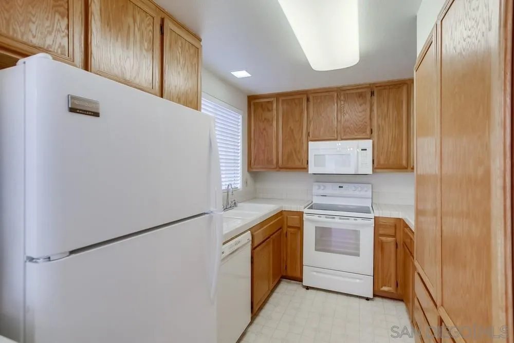 https://cdn.realtyfeed.com/cdn/127/250037810/9b7956f828cd73e5a37b3c0d20390719.webp