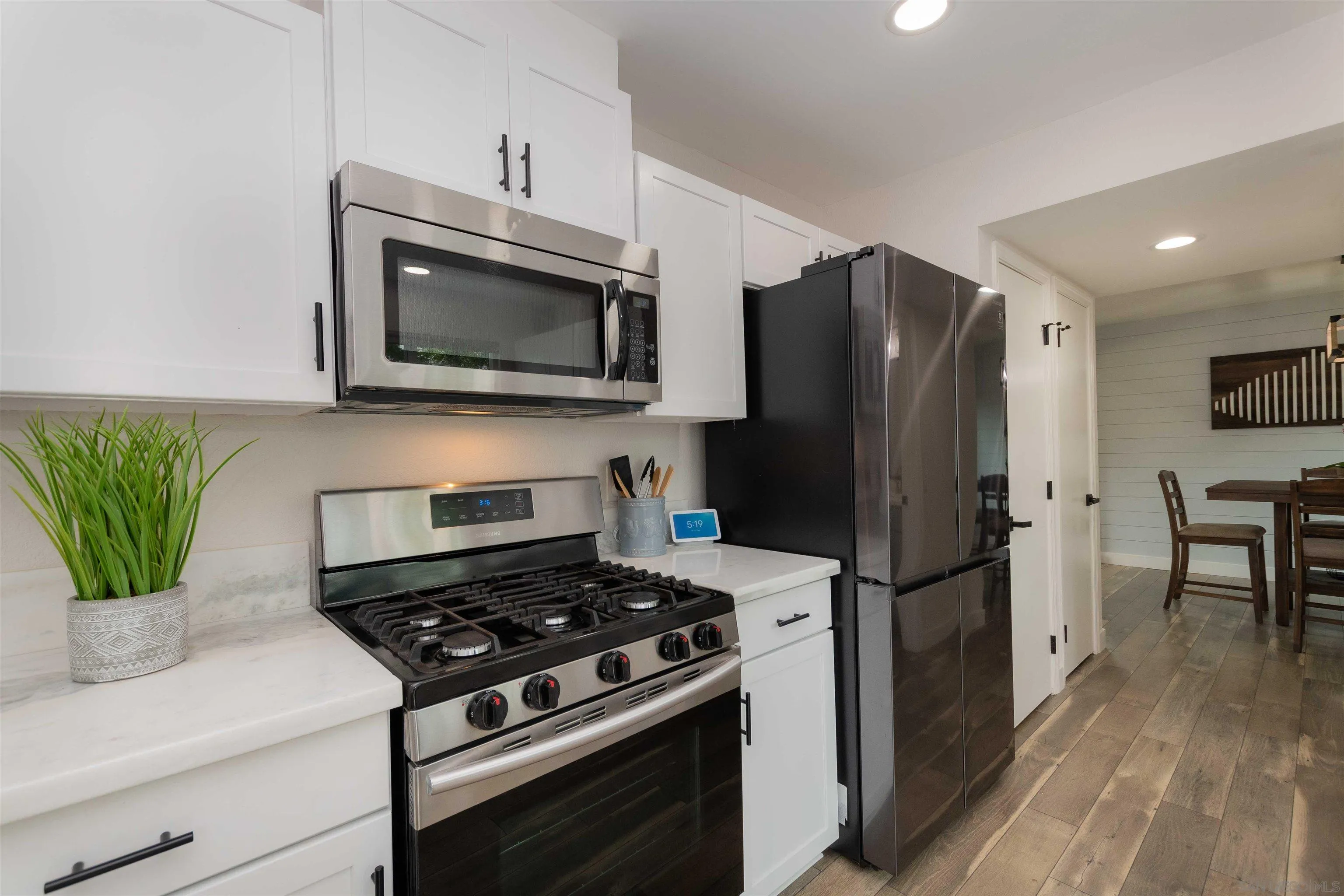 https://cdn.realtyfeed.com/cdn/127/250037811/0e2ecda63a8592a6cf407ddcf83ffae5.webp