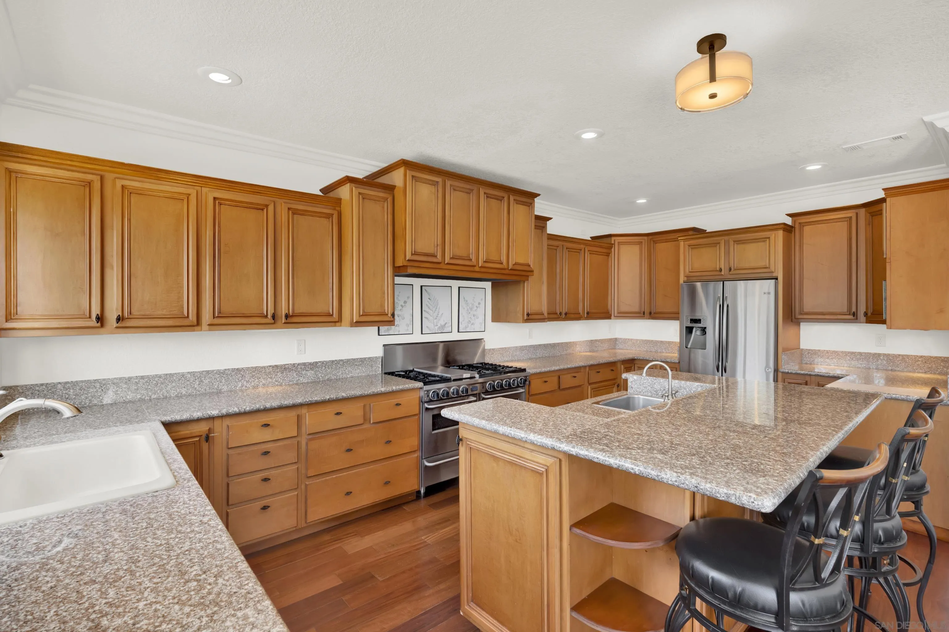 https://cdn.realtyfeed.com/cdn/127/250037812/5d98c3d95e3ce5dcc61414f545cb2592.webp