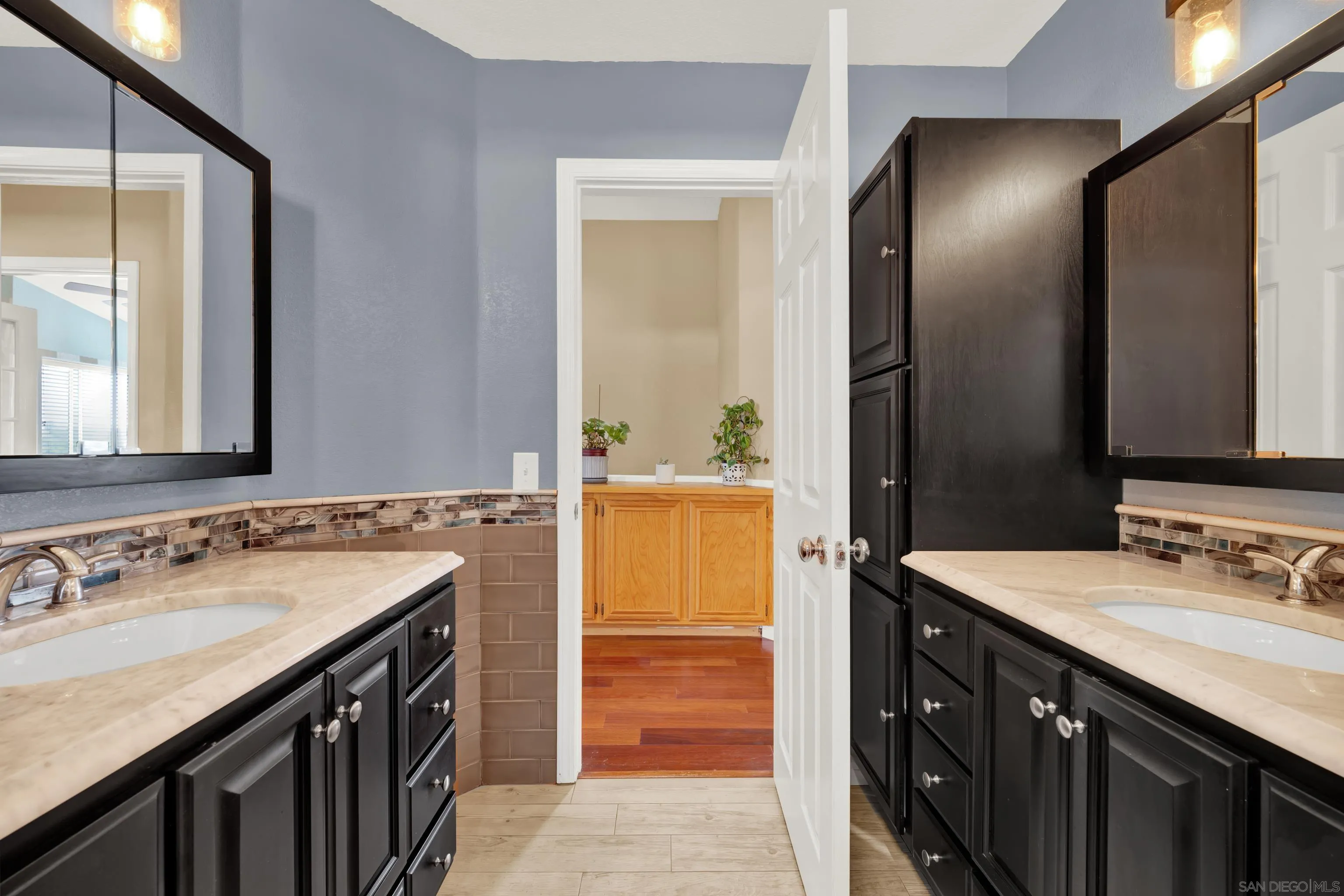 https://cdn.realtyfeed.com/cdn/127/250037812/5fc05ce0690feda41ef3e4545826db34.webp