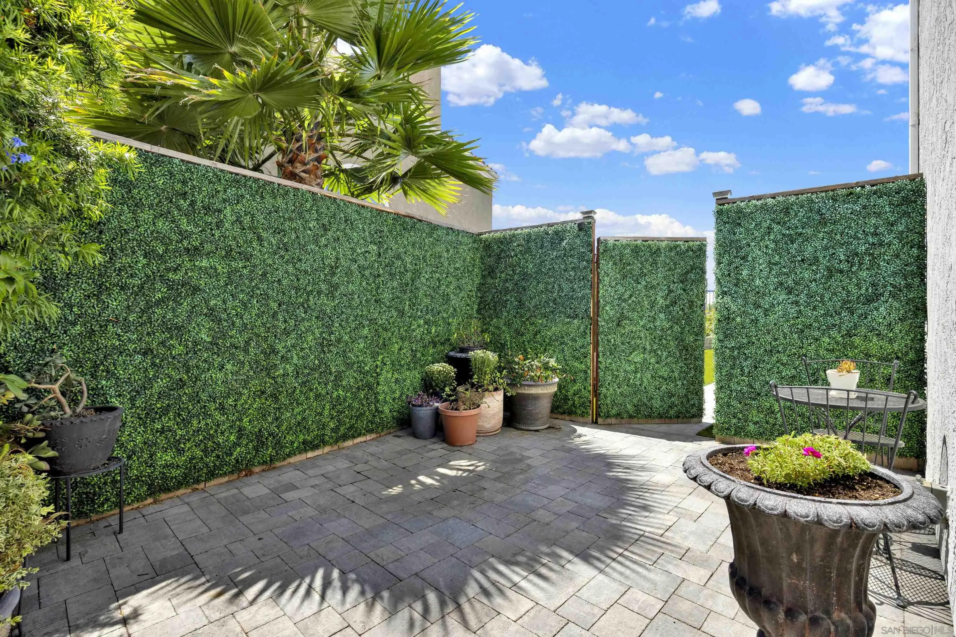 https://cdn.realtyfeed.com/cdn/127/250037812/bca488d8f3bb9c42784ed8c9277e8b45.webp