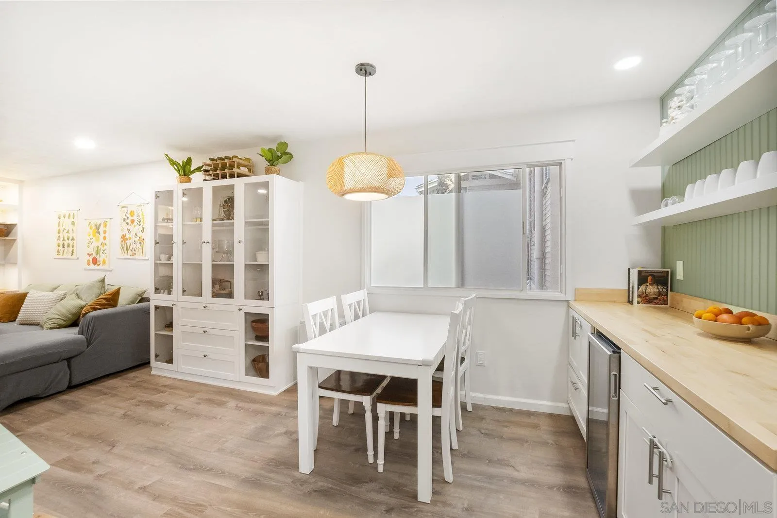 https://cdn.realtyfeed.com/cdn/127/250037814/3afe71a107a34603f6367eaeeaef8c06.webp