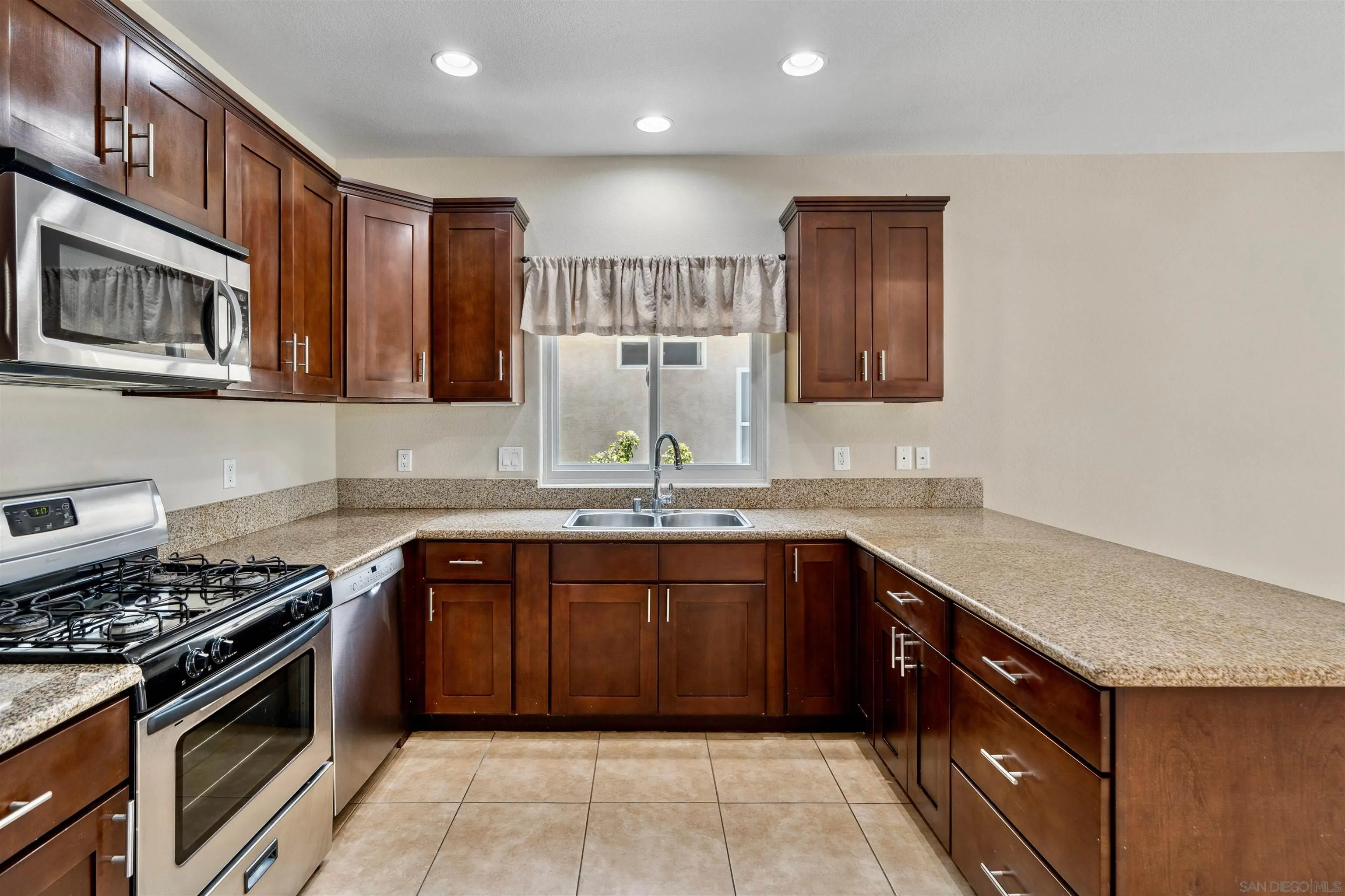 https://cdn.realtyfeed.com/cdn/127/250037816/2dd036a3f58b0d5840c9bb12fd4fd18f.webp