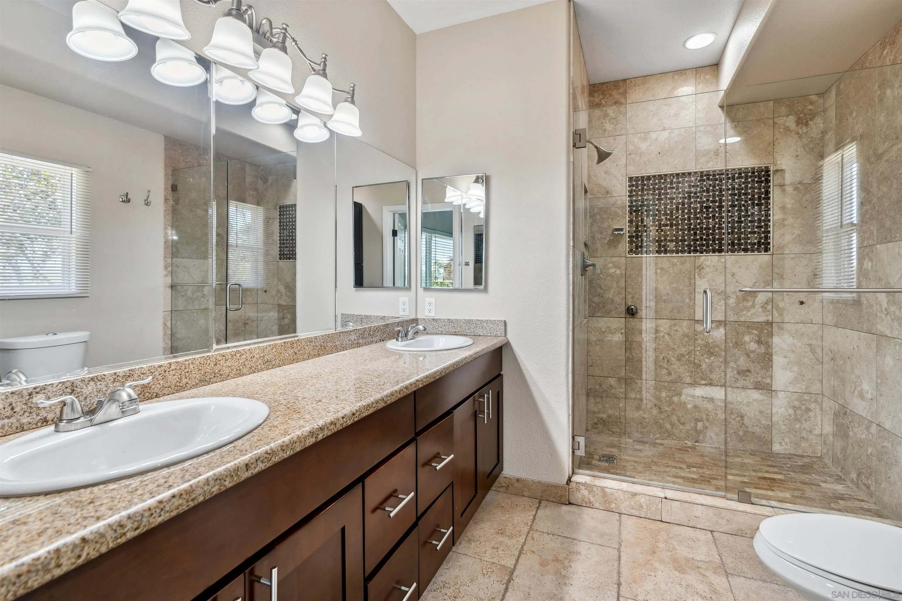 https://cdn.realtyfeed.com/cdn/127/250037816/71ef87b5cabd89541a155e2649b38ec7.webp