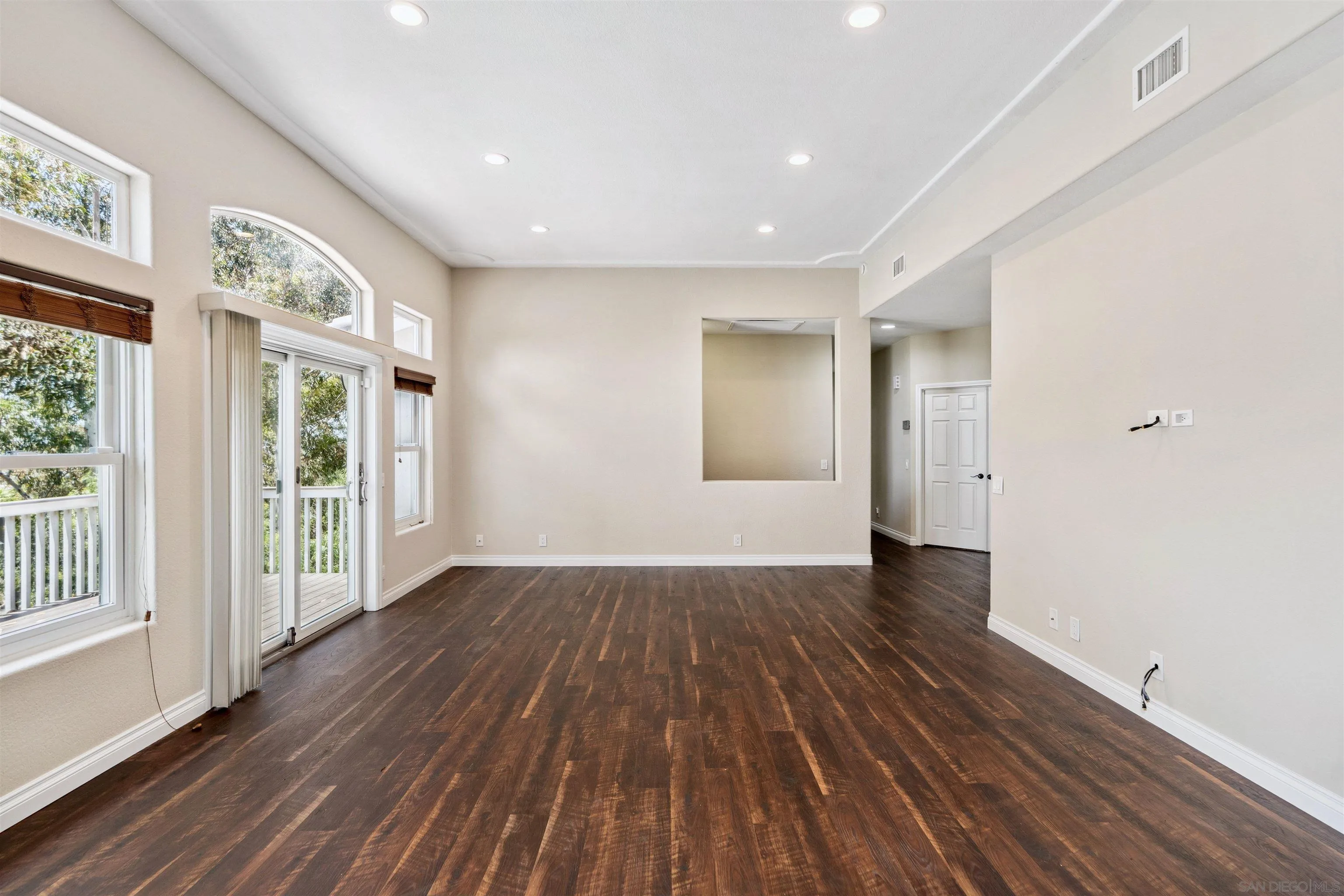 https://cdn.realtyfeed.com/cdn/127/250037816/7480a763db2340752e892ddec4c30e26.webp