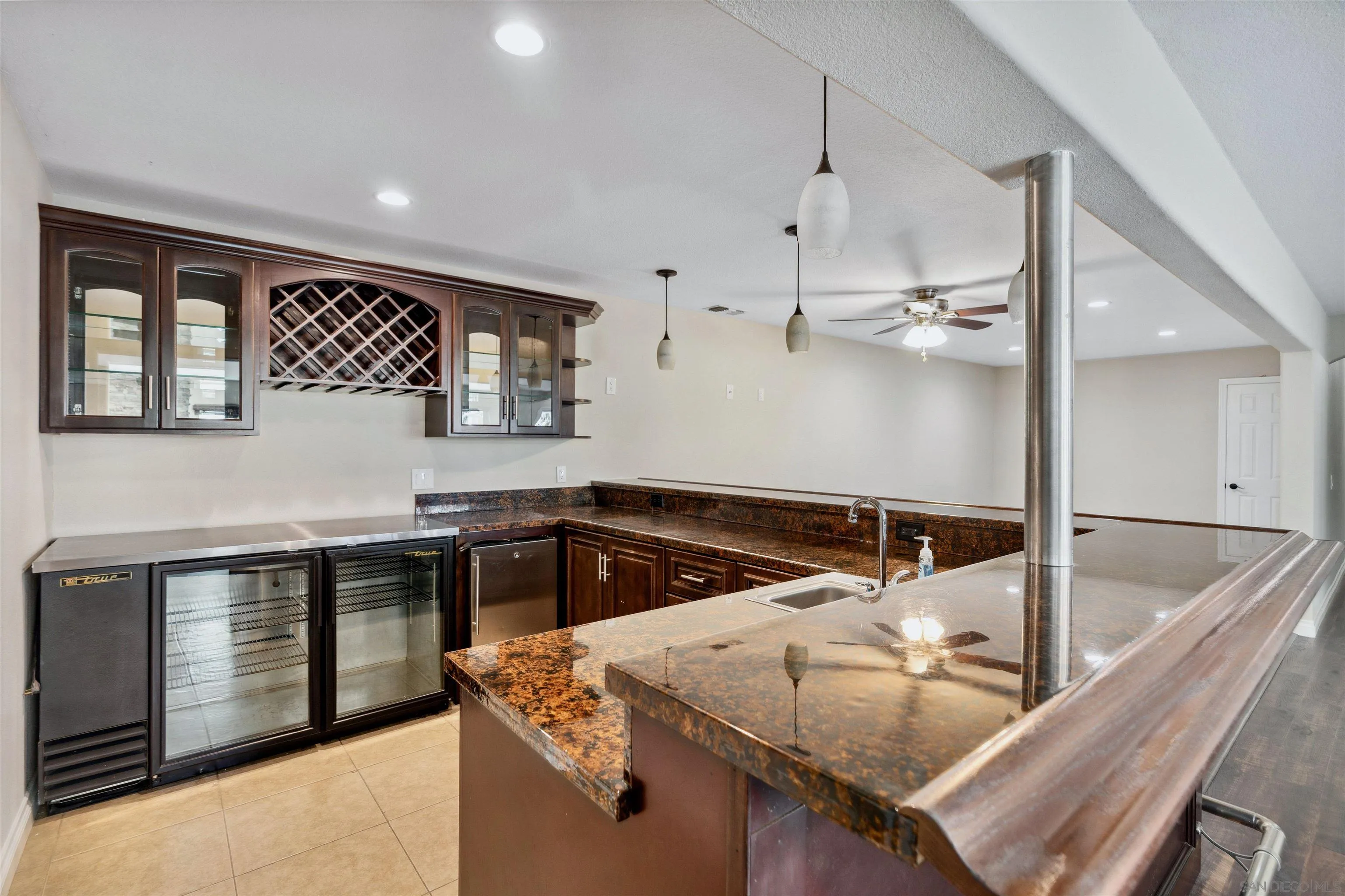 https://cdn.realtyfeed.com/cdn/127/250037816/a561a62d768d55a26efac89dc9eb9e0e.webp