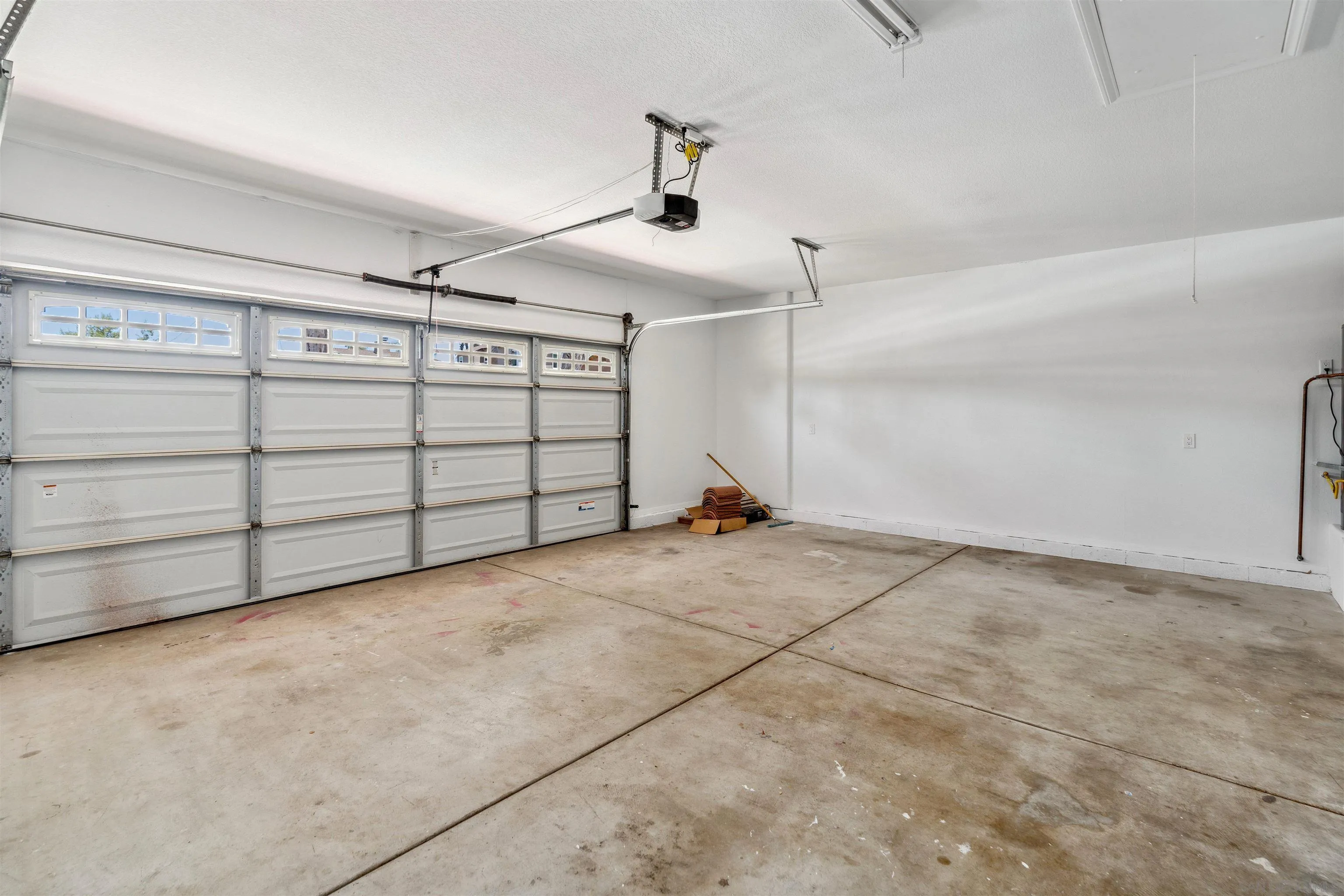 https://cdn.realtyfeed.com/cdn/127/250037816/afffe6f524ea7063c99d4994a7d2f09e.webp