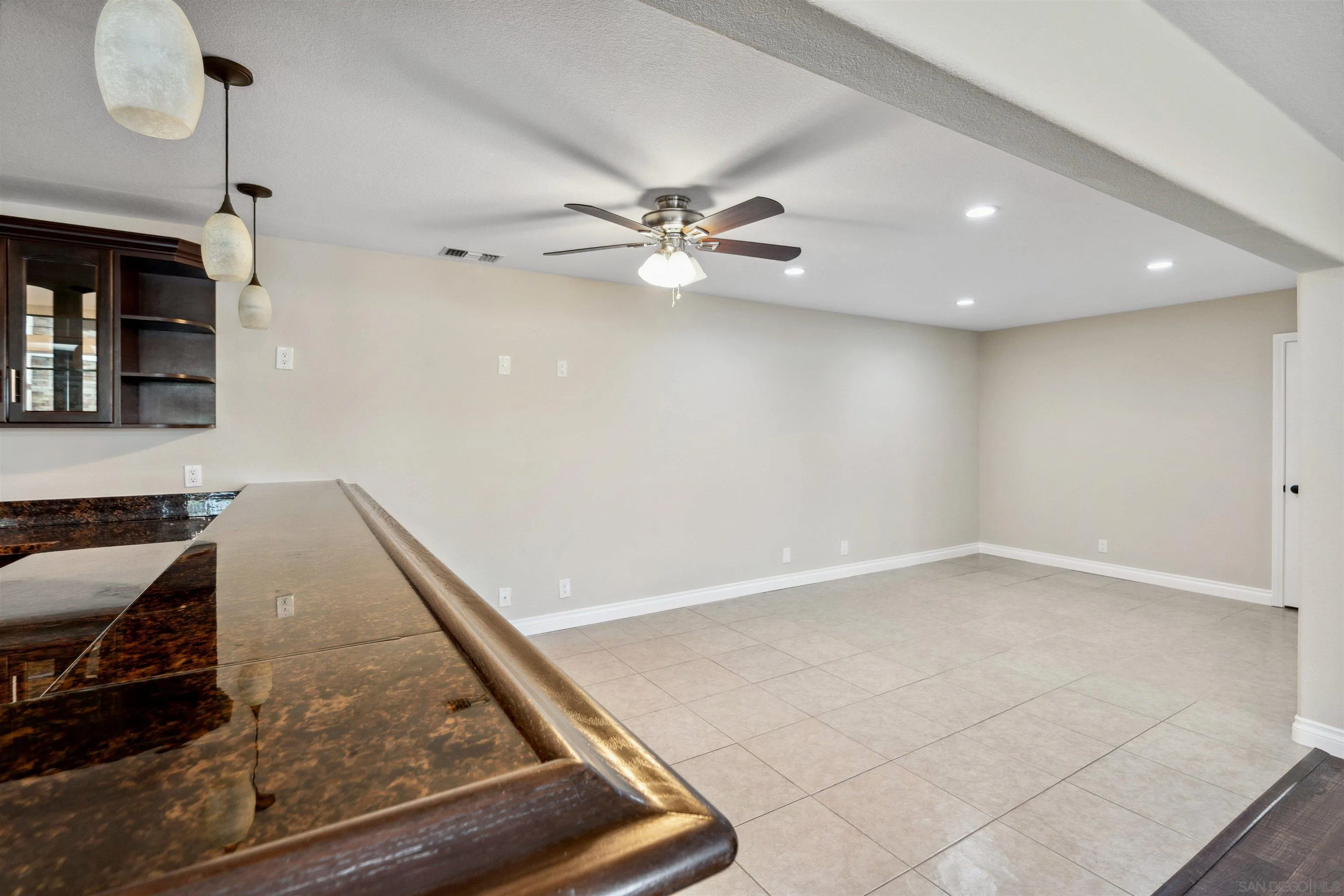 https://cdn.realtyfeed.com/cdn/127/250037816/b38a8324f770c22e85a69c8cf99b745e.webp