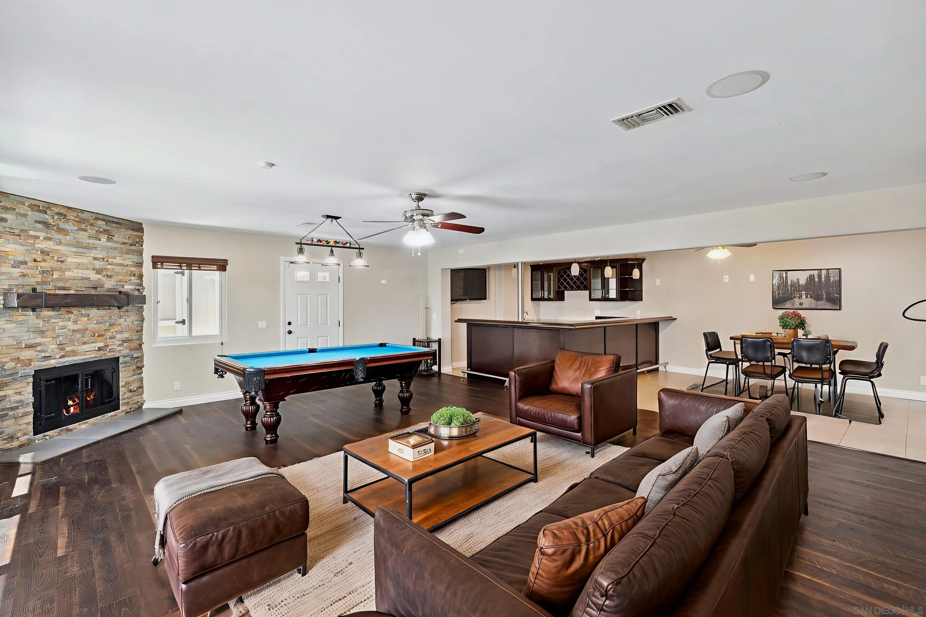 https://cdn.realtyfeed.com/cdn/127/250037816/d86d4774659f2247e9cbd6f163ce34fe.webp