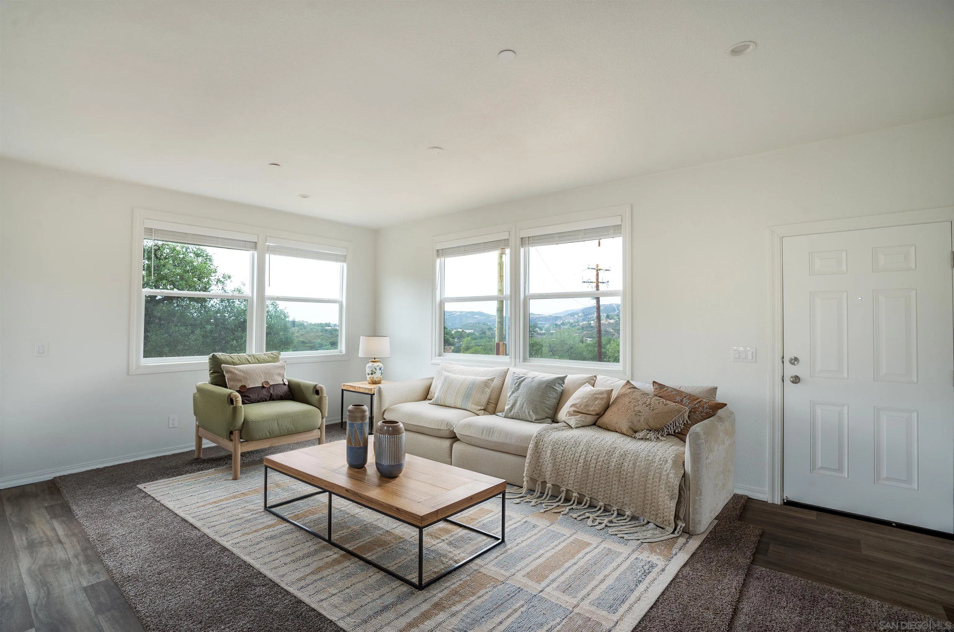https://cdn.realtyfeed.com/cdn/127/250037821/ffde21e75a3d5df8f0eac2f4a184a2be.webp