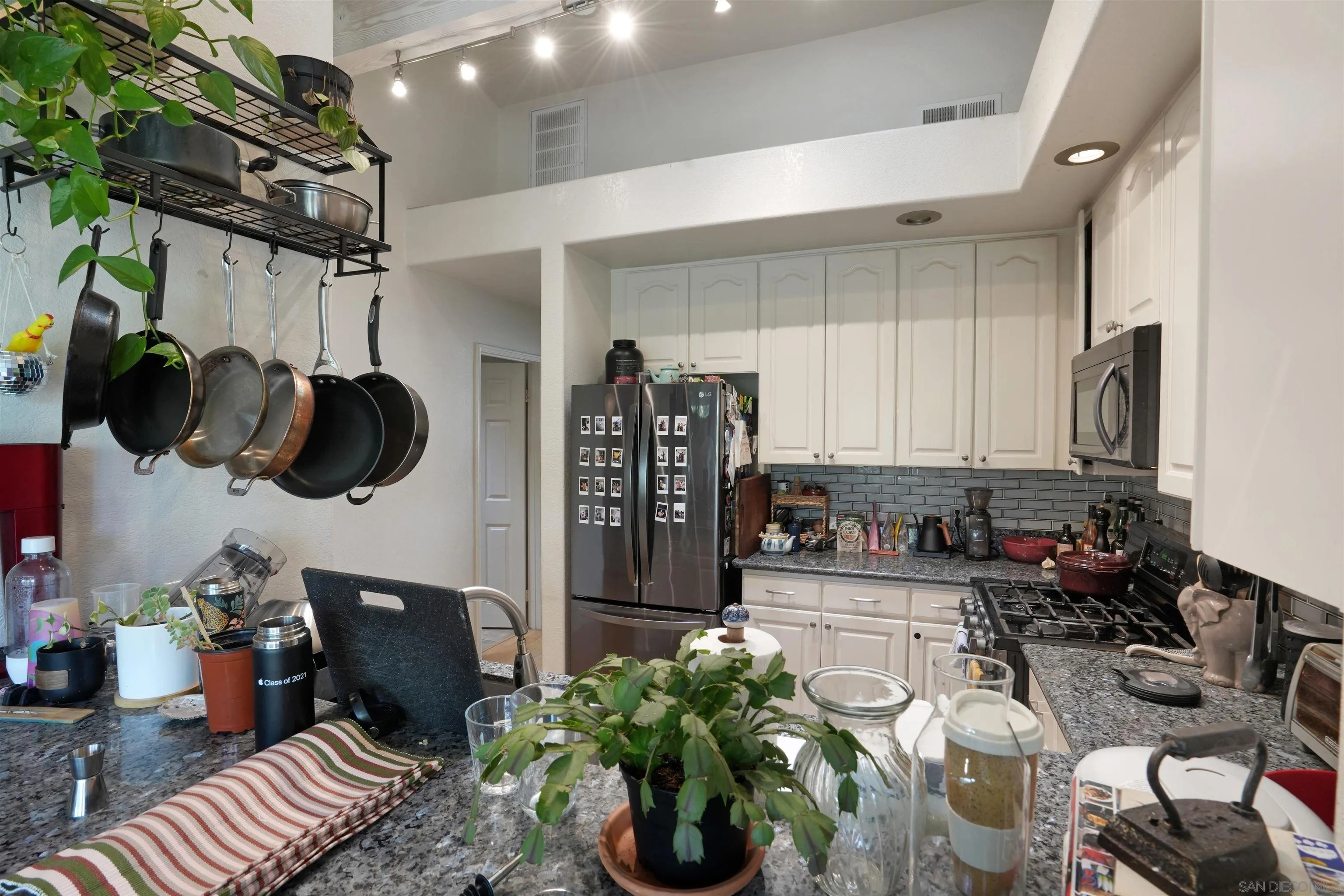https://cdn.realtyfeed.com/cdn/127/250037823/58020413c43fbdd669bf9dcf57489fdb.webp