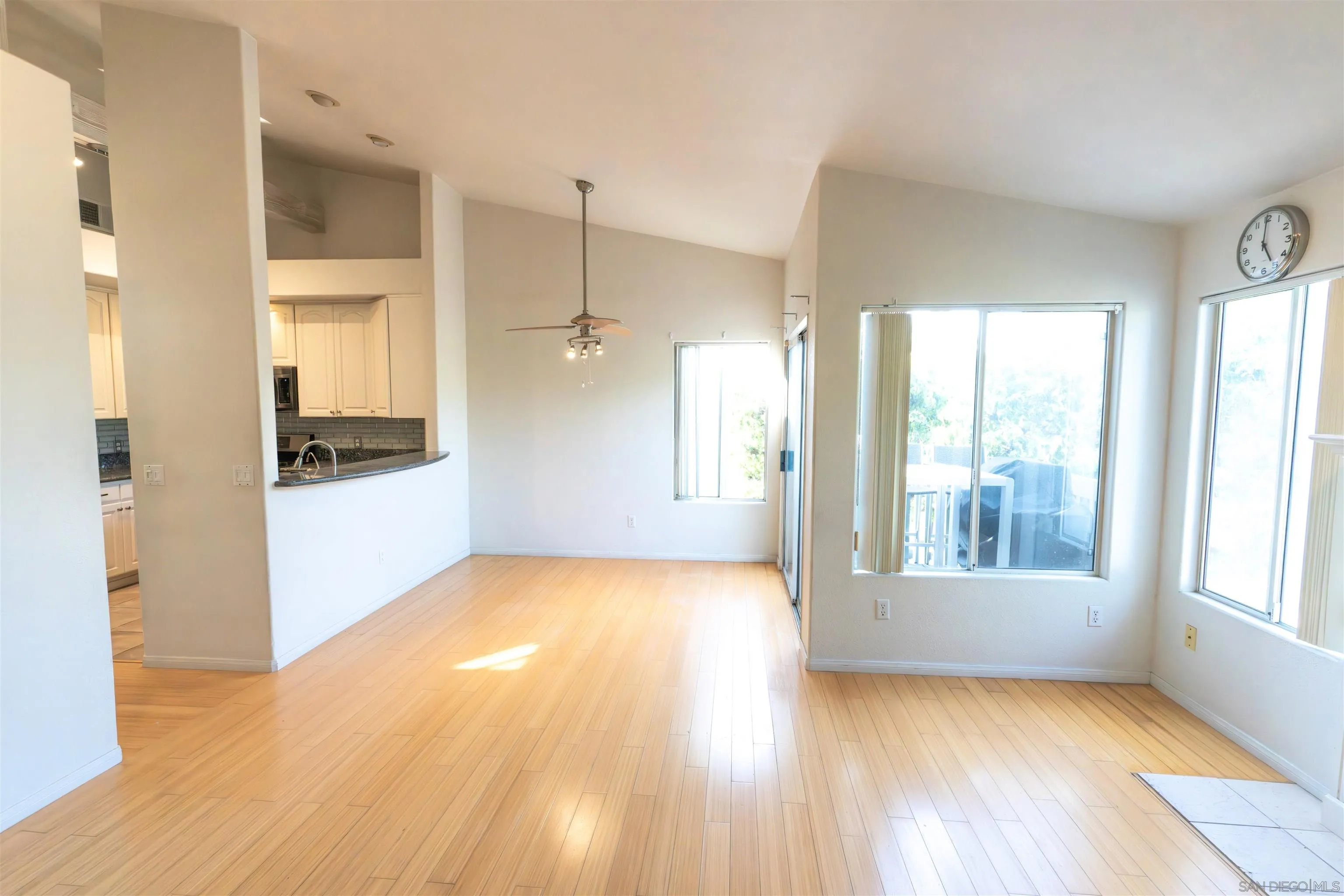 Photo #11: 250037823 Listing: Photo #11