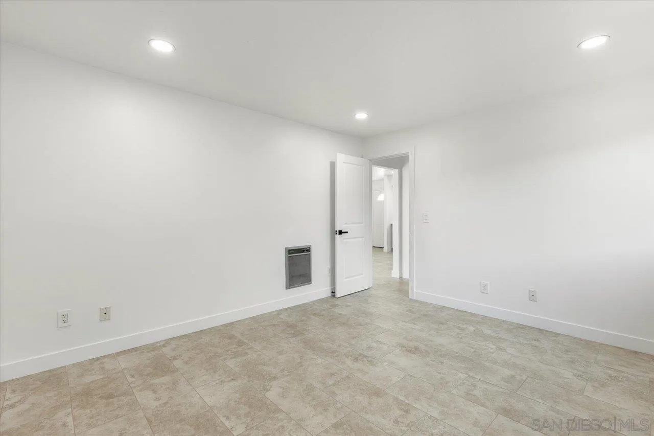 https://cdn.realtyfeed.com/cdn/127/250037825/df3e42dba7dd8ab9305283d121186e5d.webp
