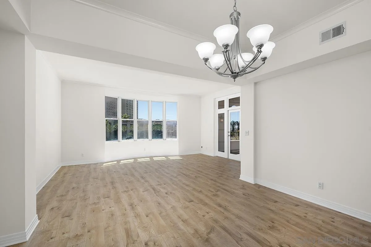 https://cdn.realtyfeed.com/cdn/127/250037832/528fc2463ecacf6e7c816be51ece1cb7.webp