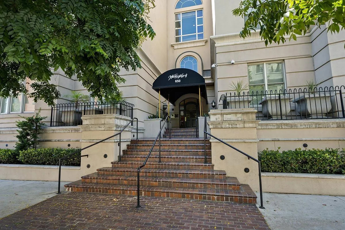 https://cdn.realtyfeed.com/cdn/127/250037832/597012bbe59729b81b1ac3a269849dc6.webp