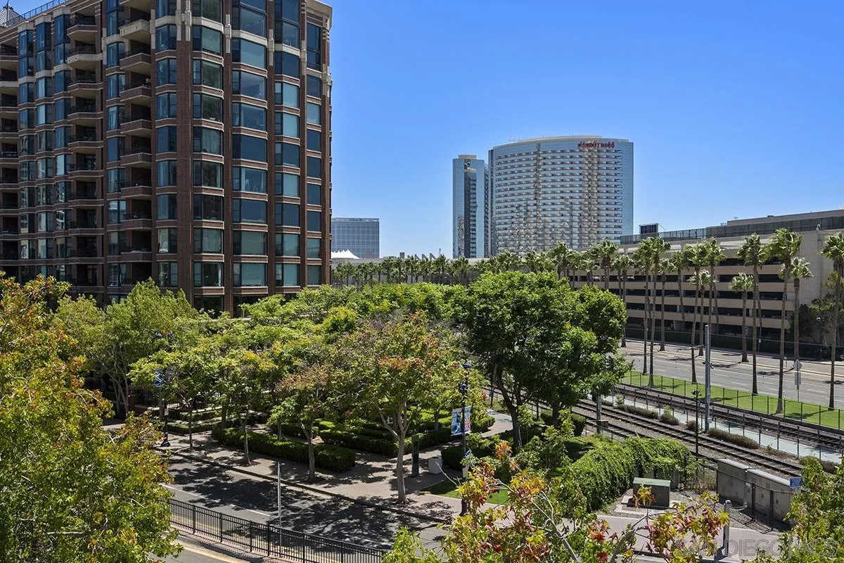 https://cdn.realtyfeed.com/cdn/127/250037832/72565b98ba0d36b8e75fcd467a76342b.webp