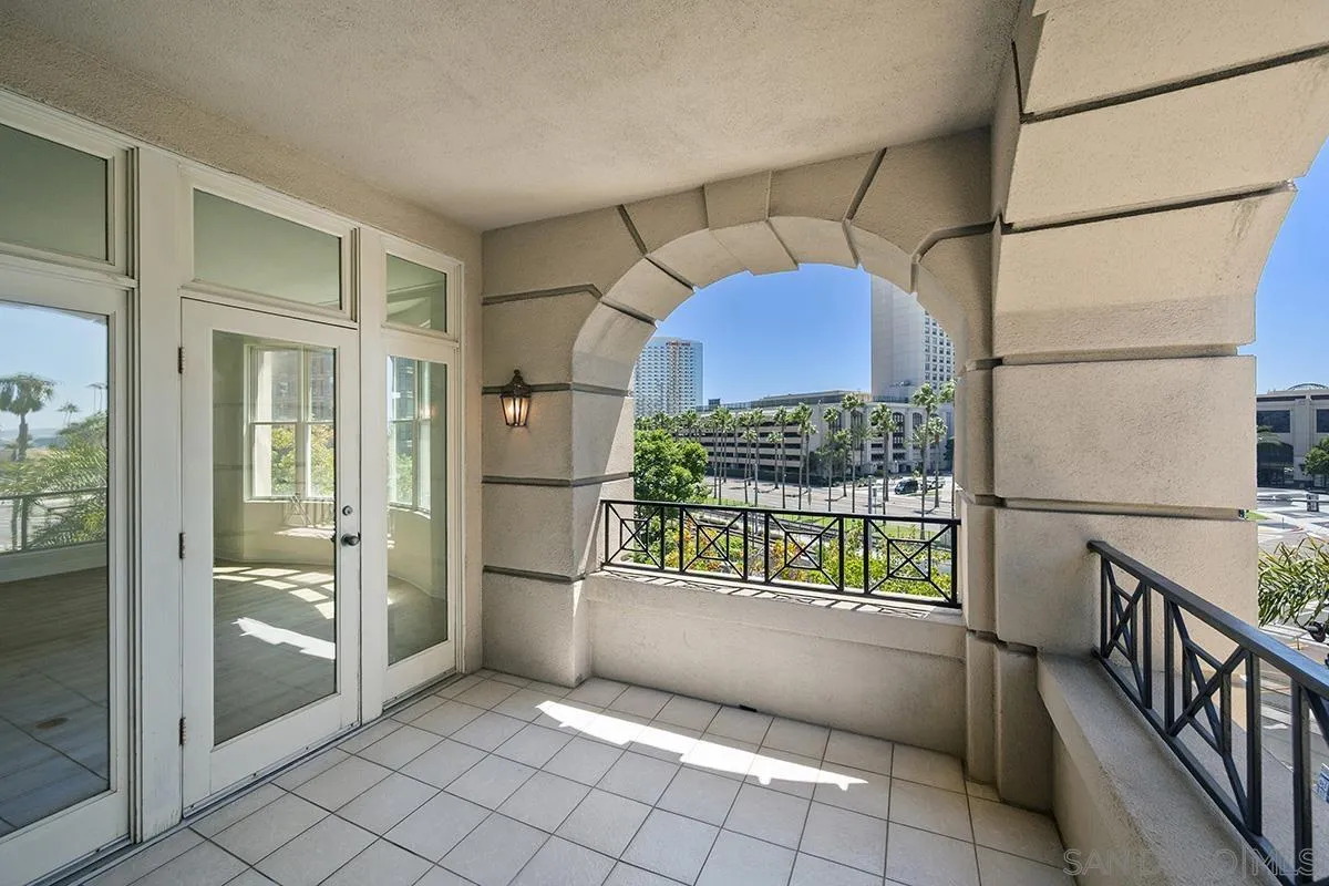 https://cdn.realtyfeed.com/cdn/127/250037832/86fa056ab7ffa5fe96d7f21c71dee39b.webp