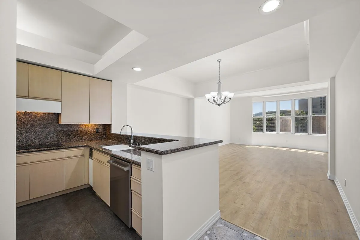 https://cdn.realtyfeed.com/cdn/127/250037832/f3eacb01ca6a342650267a9d788543de.webp