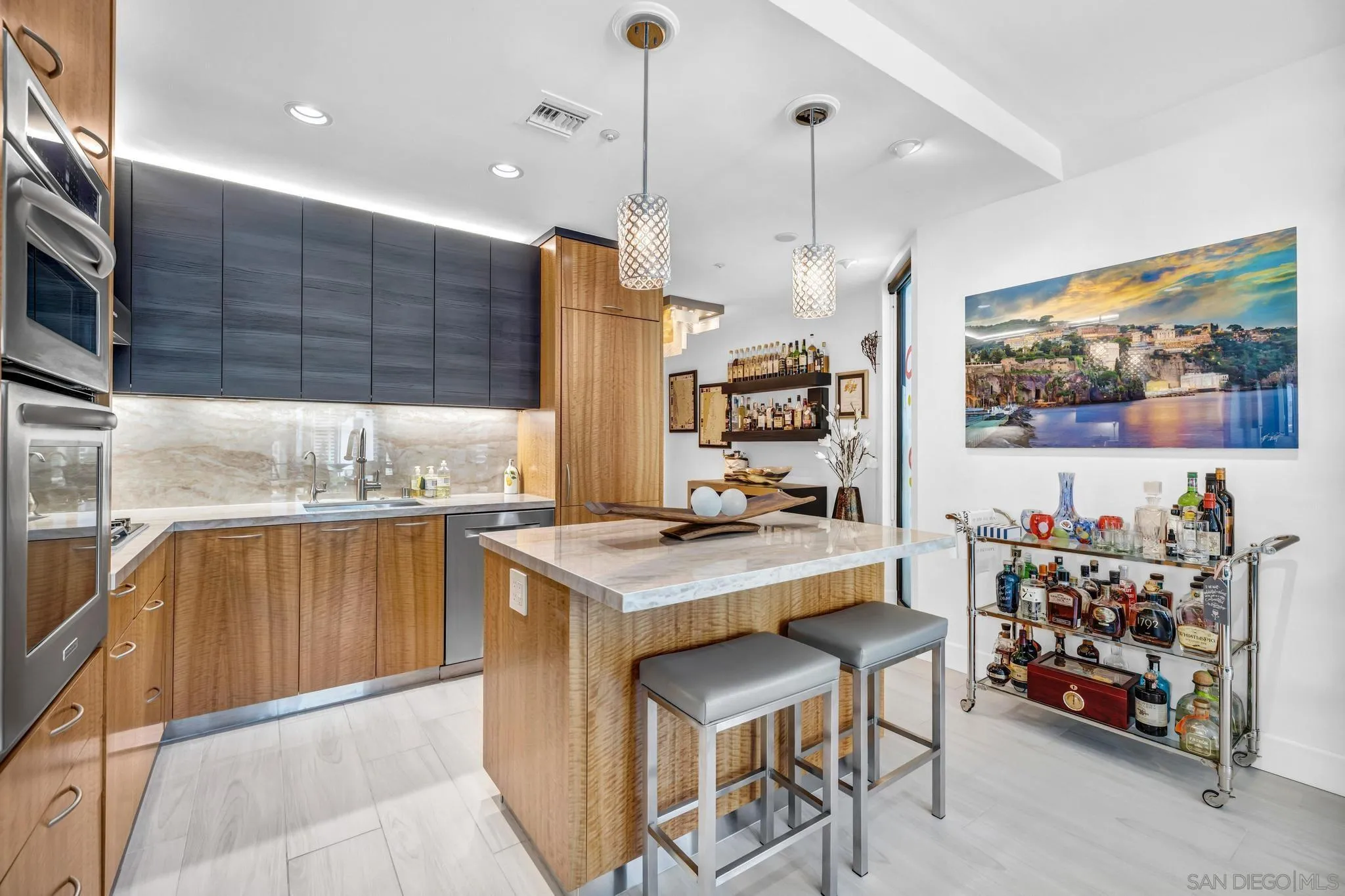 https://cdn.realtyfeed.com/cdn/127/250037834/dd4433eb97197536d32646a57ca8255f.webp