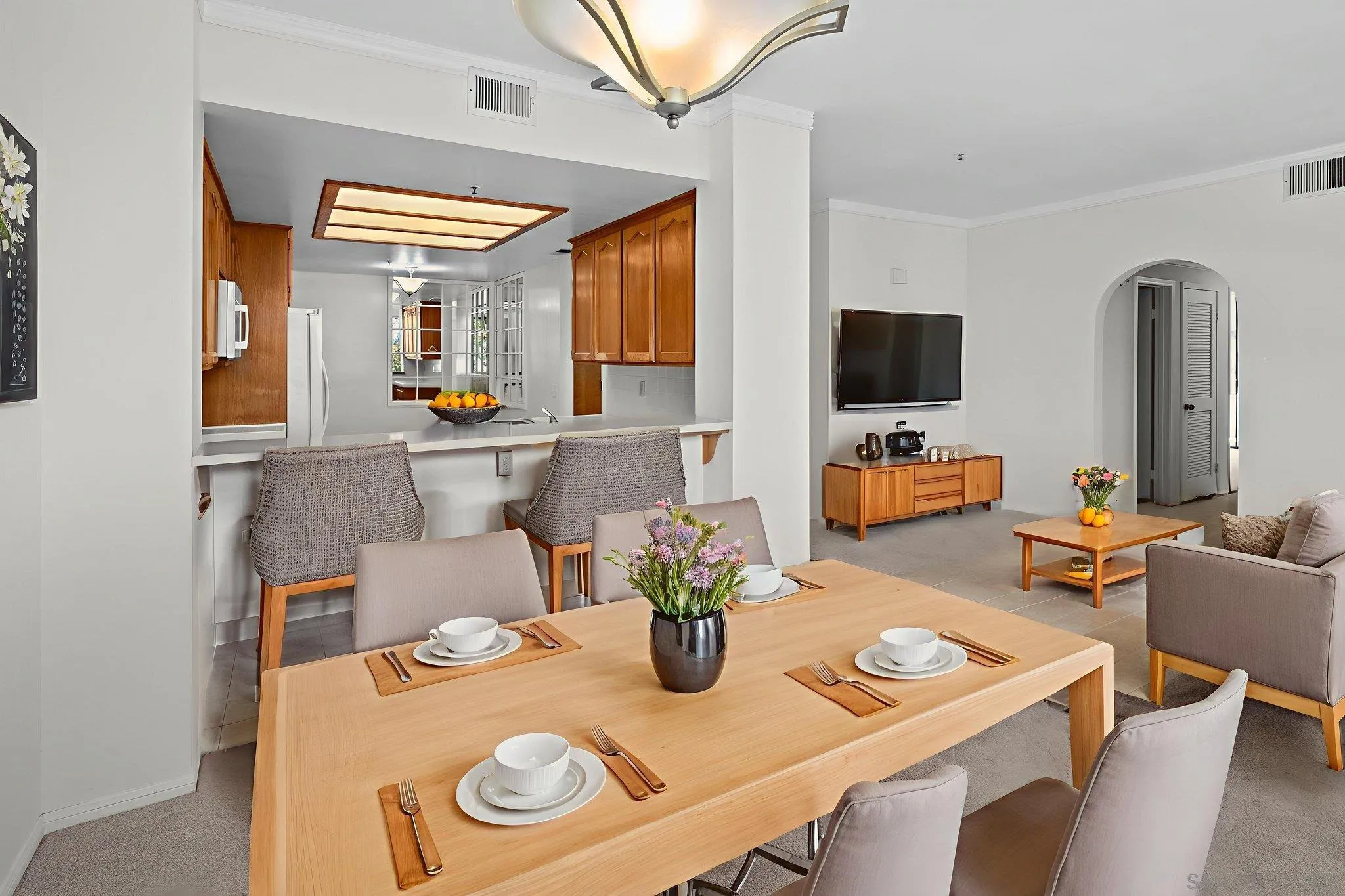 Photo #8: 250037836 Listing: Photo #8