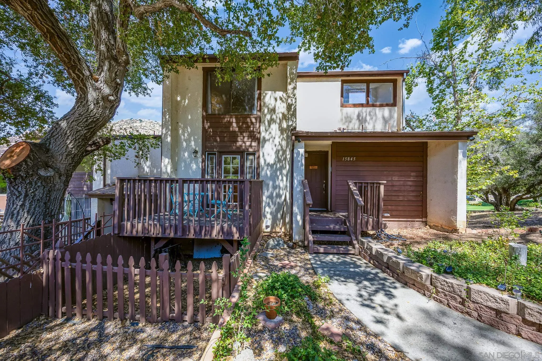 https://cdn.realtyfeed.com/cdn/127/250037842/22b7f2167381db36f3bfb5309e8527fb.webp