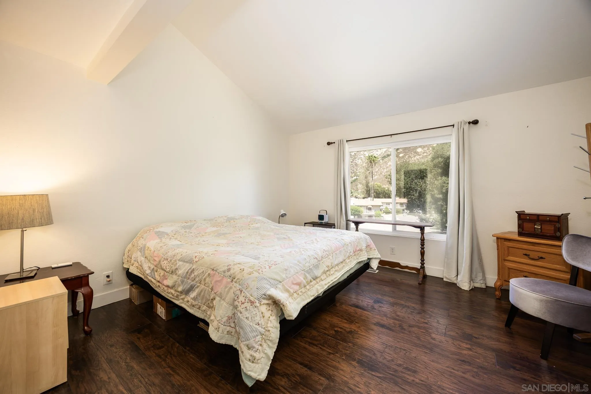 https://cdn.realtyfeed.com/cdn/127/250037842/837ffeafbd3d5298fdbb6c02d80f0426.webp
