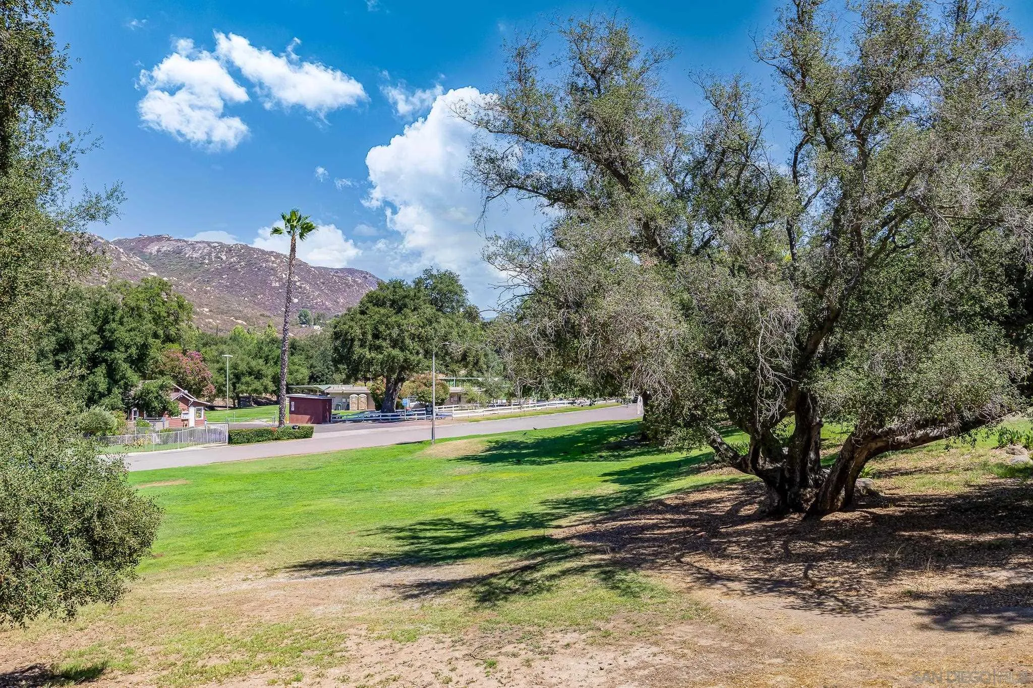 https://cdn.realtyfeed.com/cdn/127/250037842/c327802c5f8164b6705c5867bc49d160.webp
