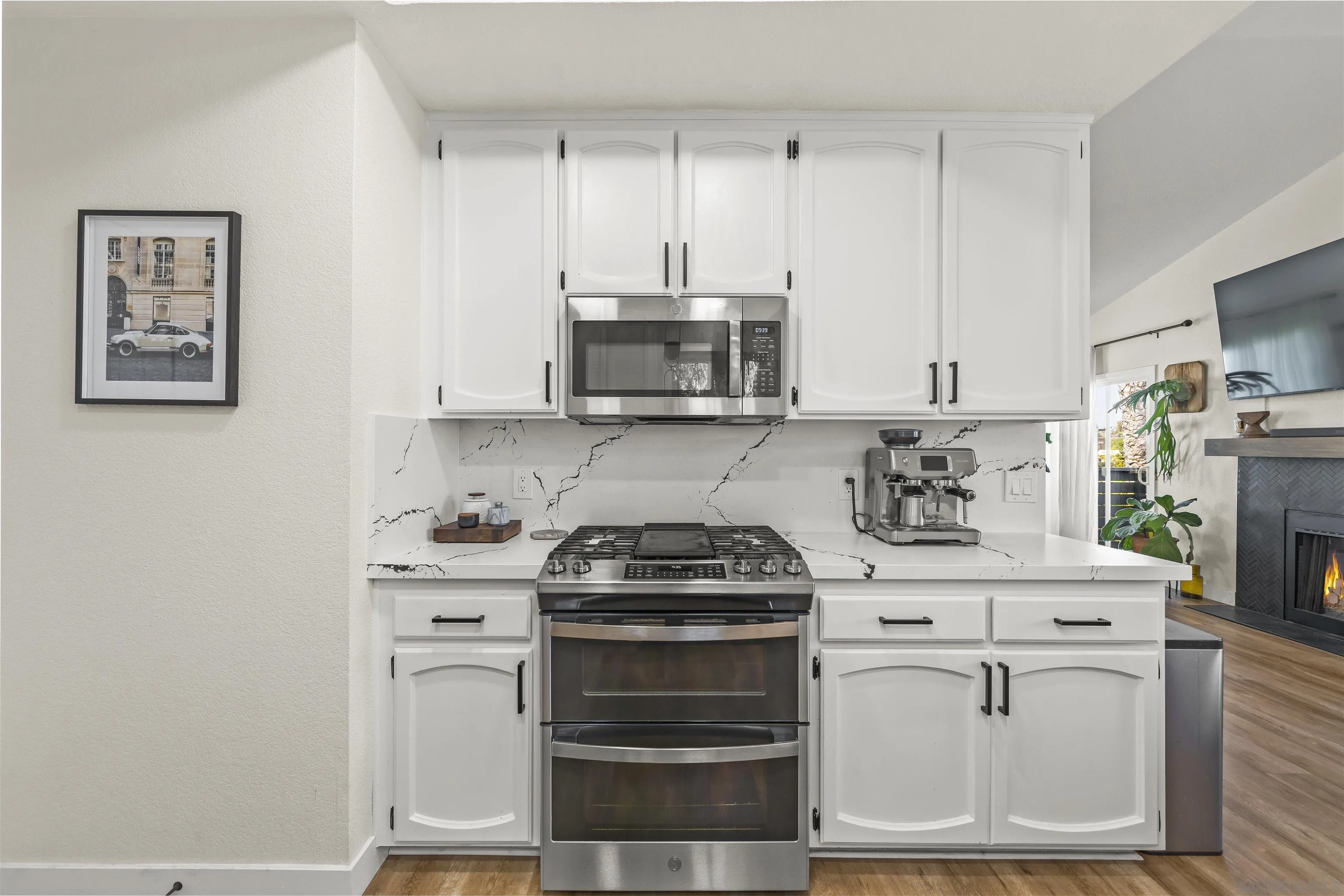 https://cdn.realtyfeed.com/cdn/127/250037843/264eb113d60eba541393977fde4583c6.webp