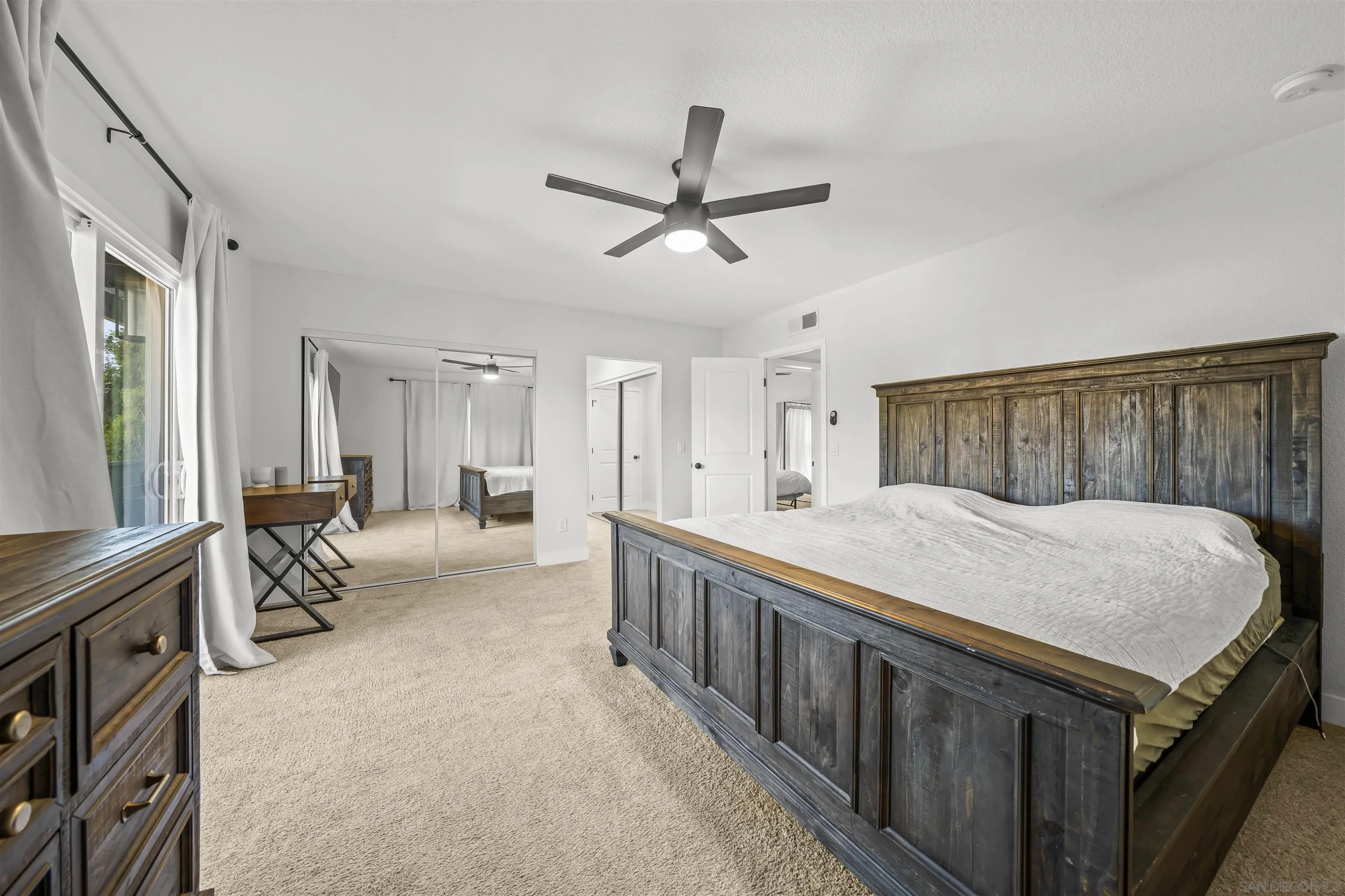 https://cdn.realtyfeed.com/cdn/127/250037843/371d041f139b464021d7d4fb39538c7b.webp