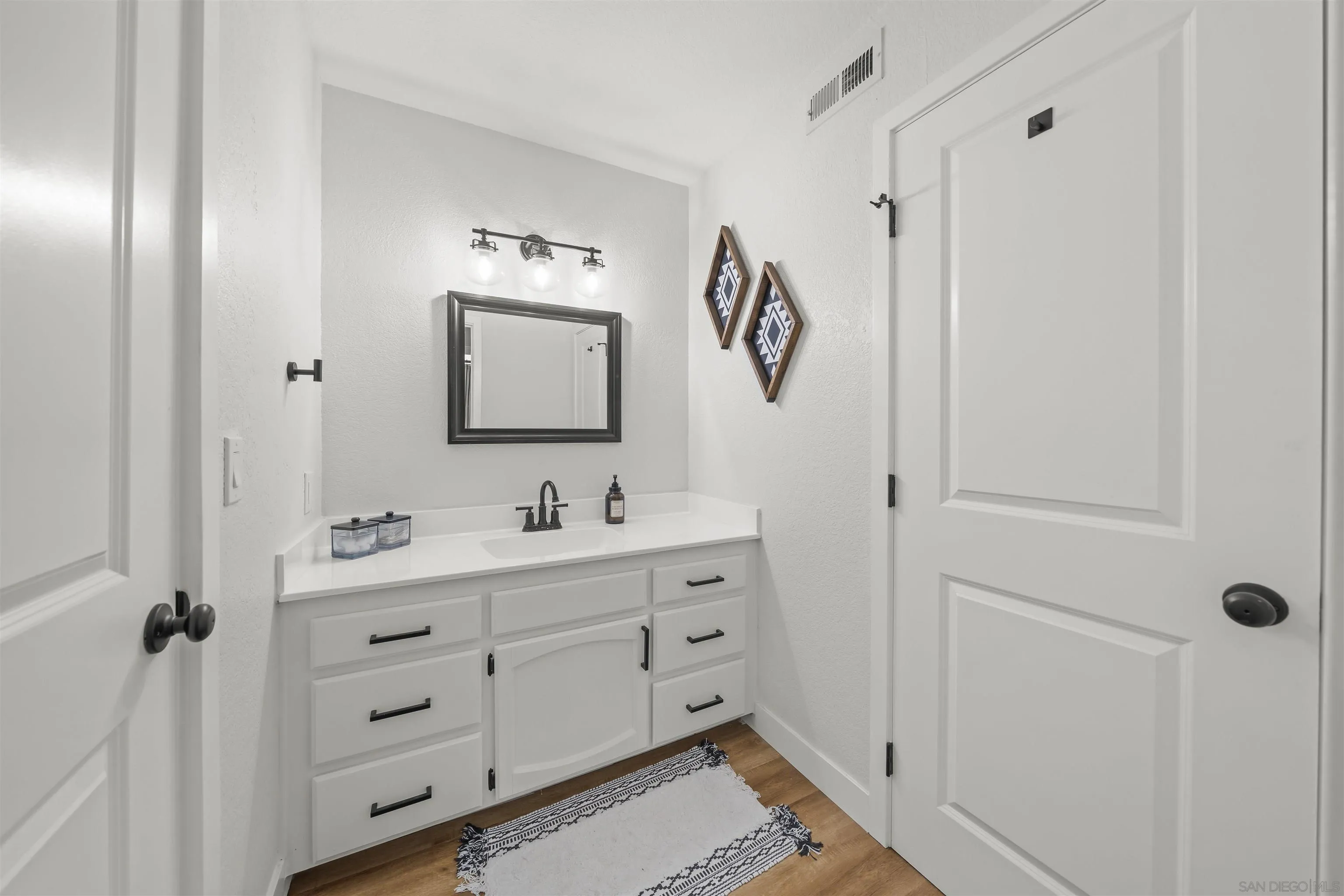 https://cdn.realtyfeed.com/cdn/127/250037843/5f29448e515b311c1ba5f9455862f024.webp