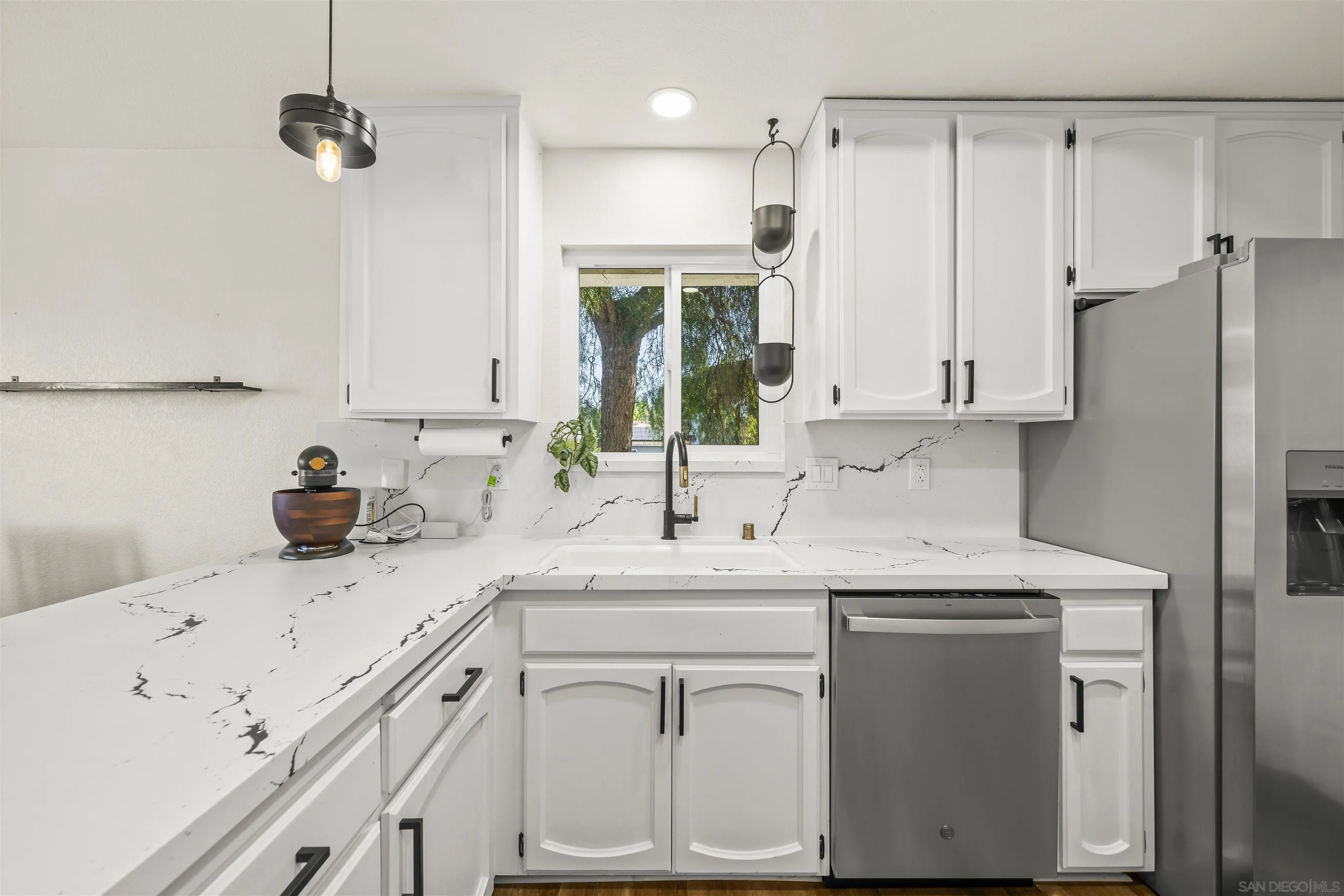 https://cdn.realtyfeed.com/cdn/127/250037843/6e1312f1f1187929b4e7a5697302474e.webp