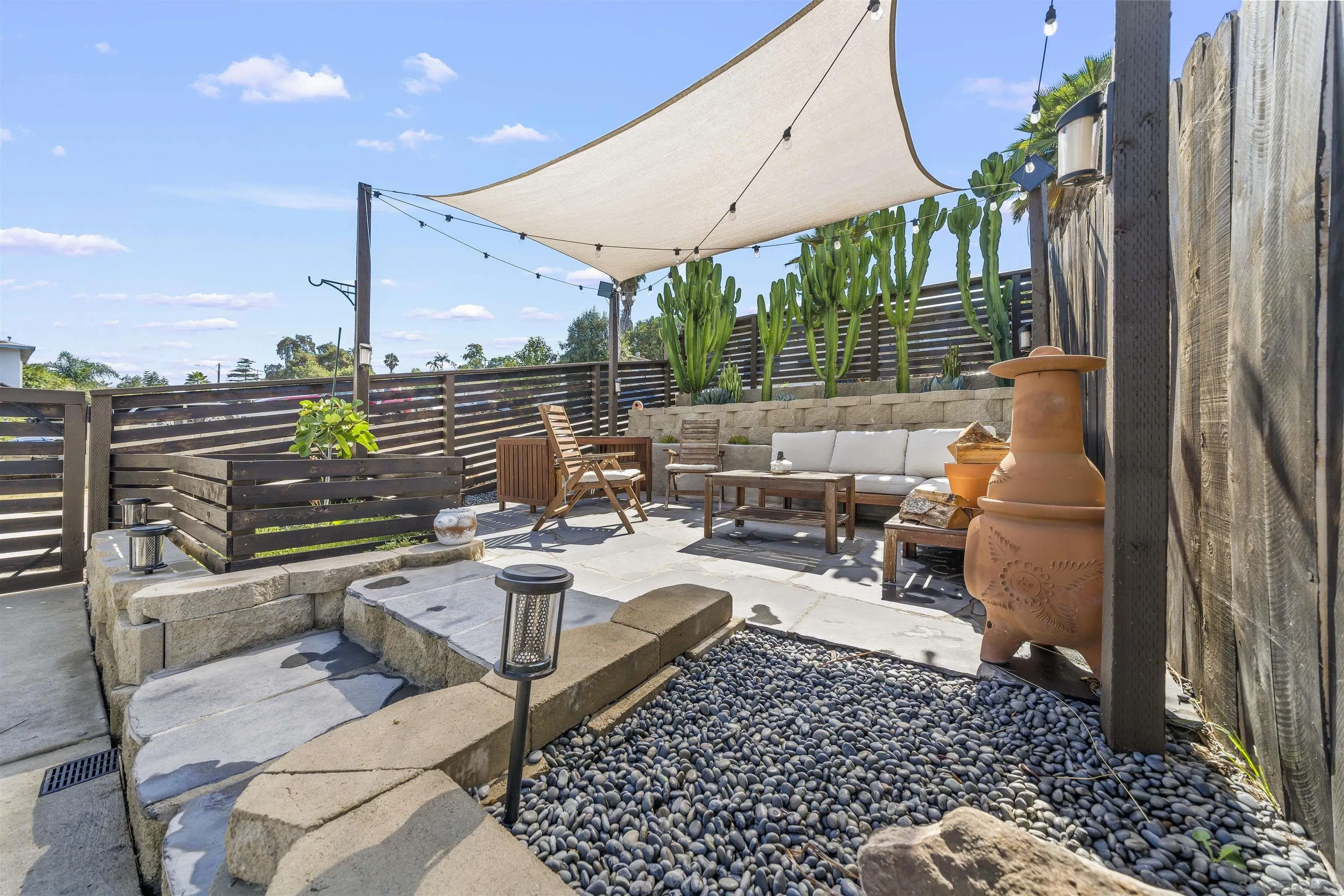 https://cdn.realtyfeed.com/cdn/127/250037843/6f692bb6136241e2877a11027cb97a19.webp