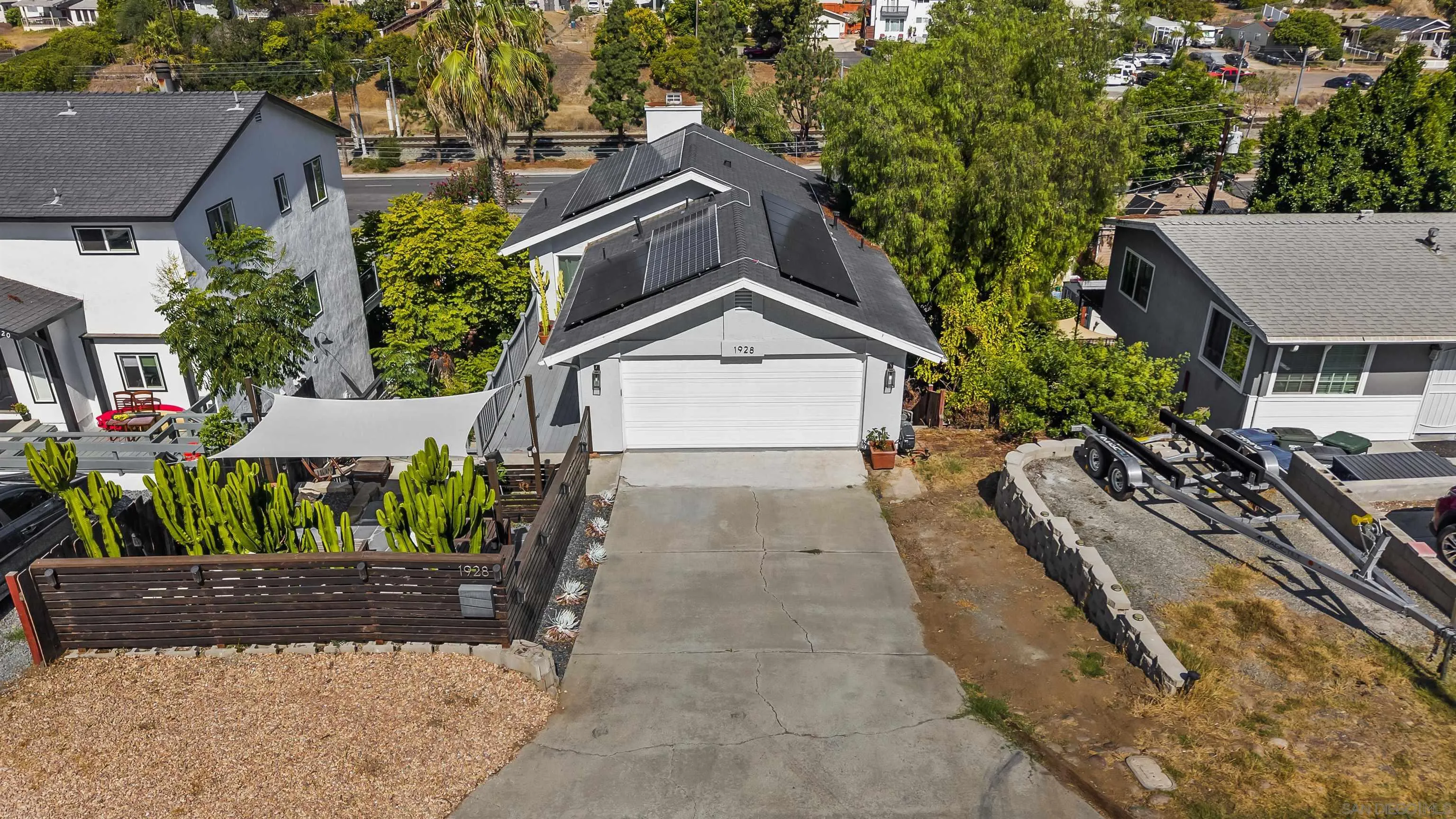 https://cdn.realtyfeed.com/cdn/127/250037843/ad37620991577a67125abd9c568aa110.webp