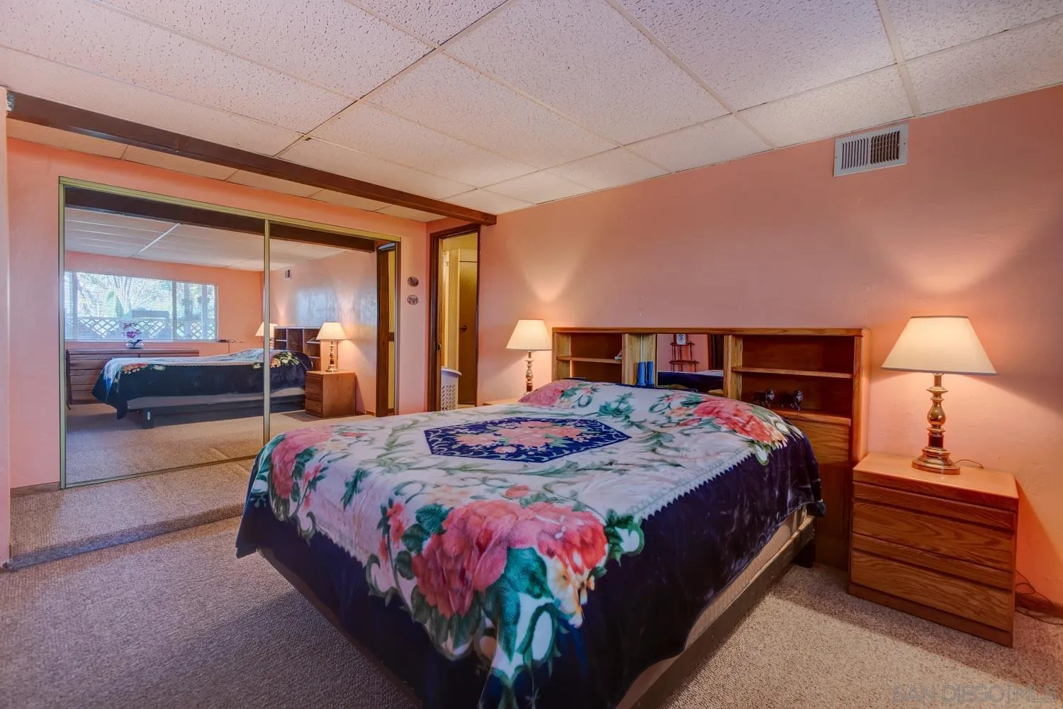 https://cdn.realtyfeed.com/cdn/127/250037844/4dae6c8c700a6b9f5f59b41177a7f42d.webp
