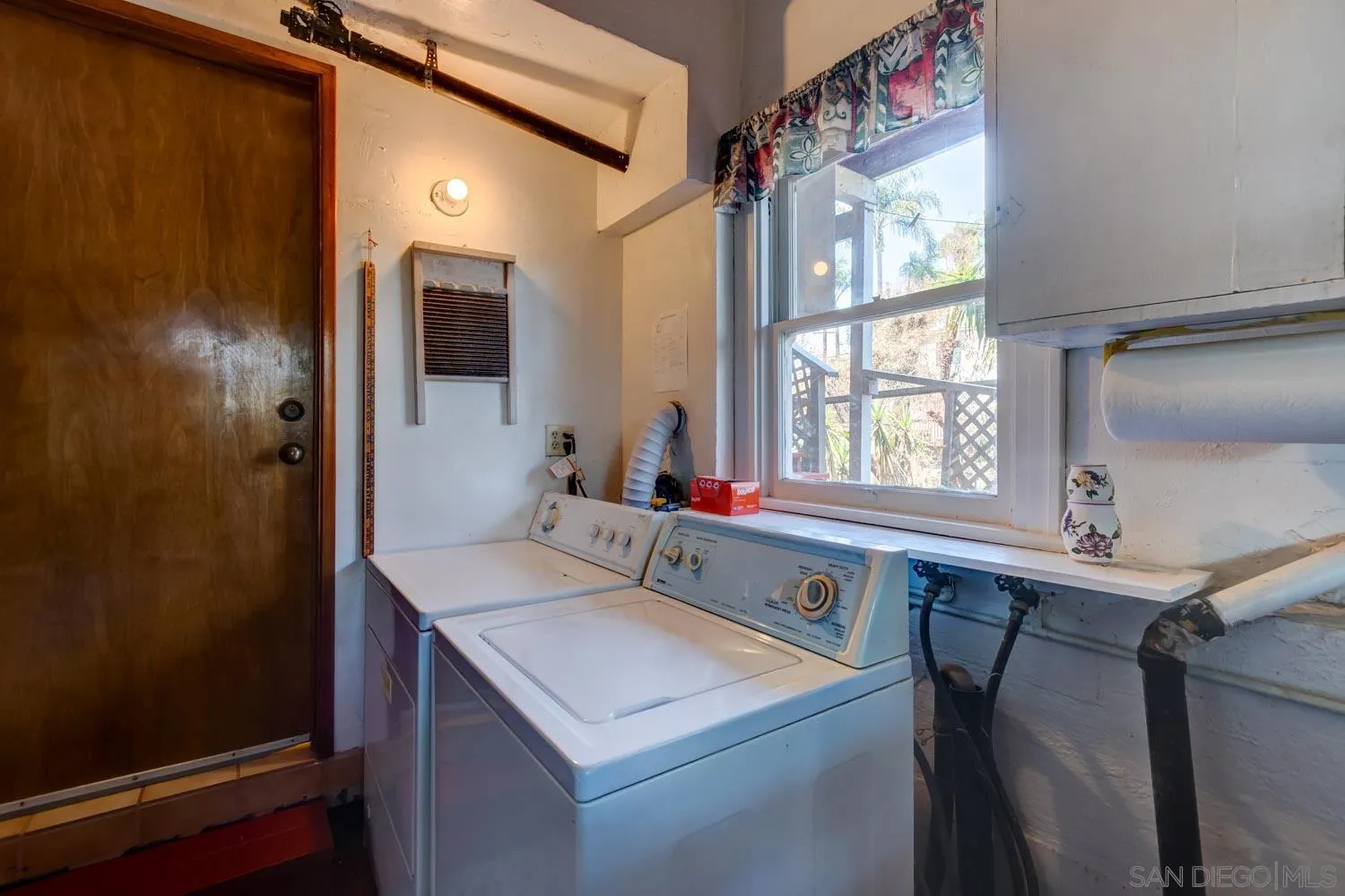 https://cdn.realtyfeed.com/cdn/127/250037844/a74f23663b54ddc24505a01b7ce91926.webp