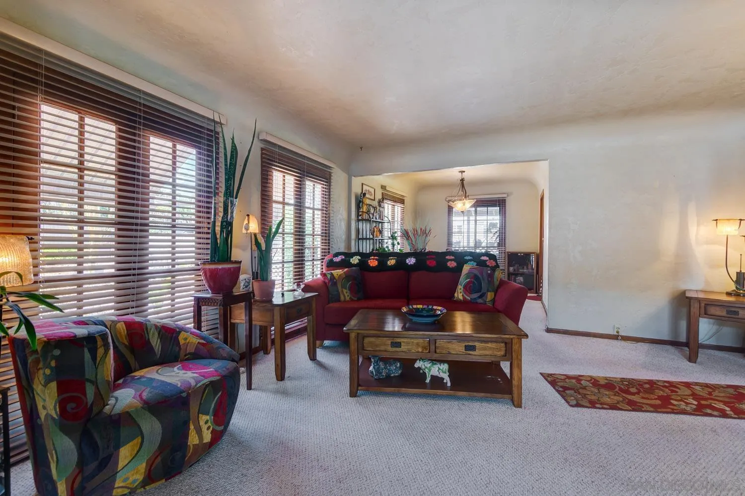https://cdn.realtyfeed.com/cdn/127/250037844/dbe13af5f16e845cecbb4bd98482b1df.webp