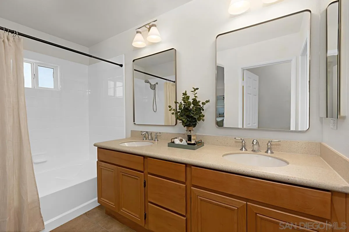 Photo #17: 250037845 Listing: Photo #17