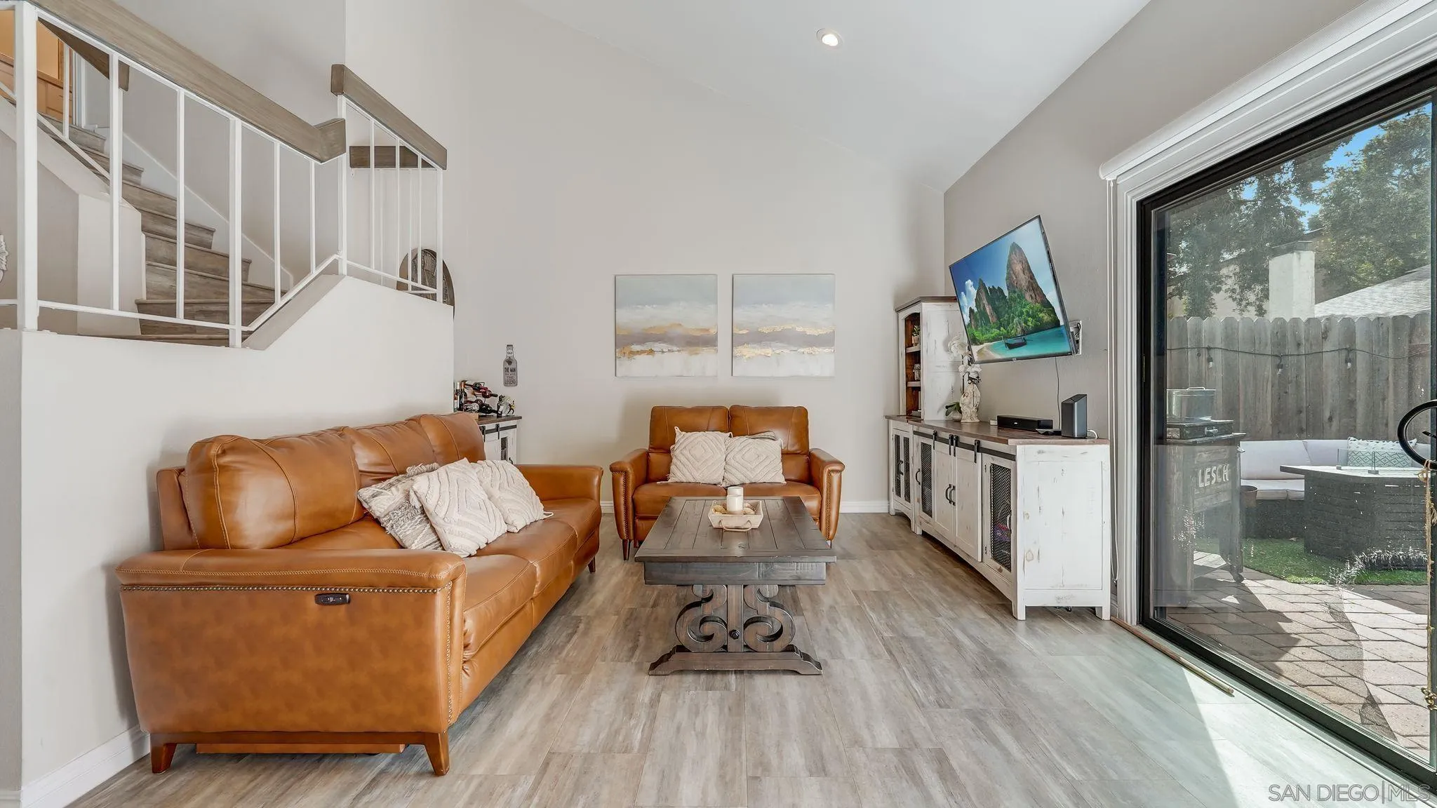 Photo #3: 250037846 Listing 