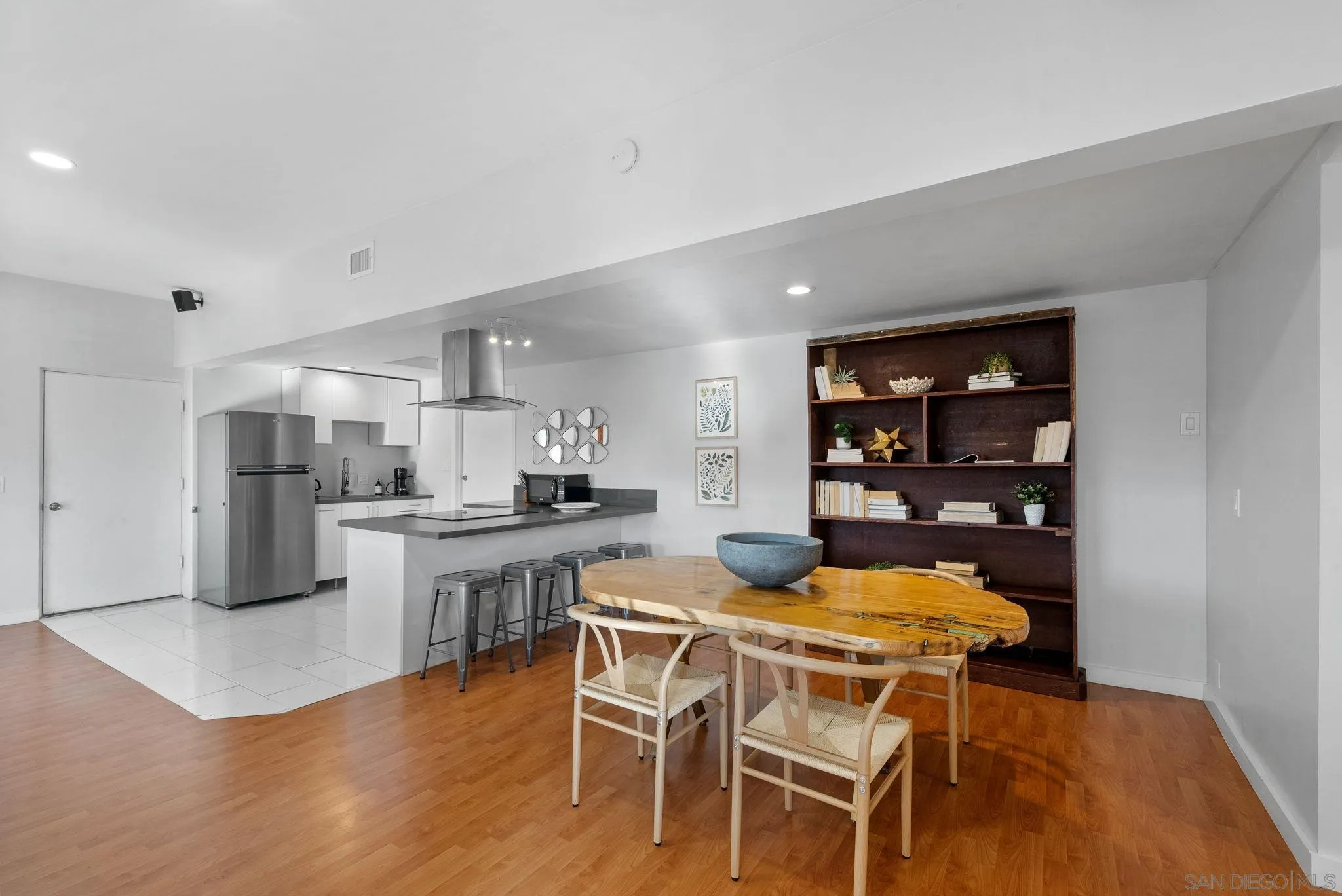 https://cdn.realtyfeed.com/cdn/127/250037847/3b8b14d0a0c88c04288a2f1028111bf7.webp