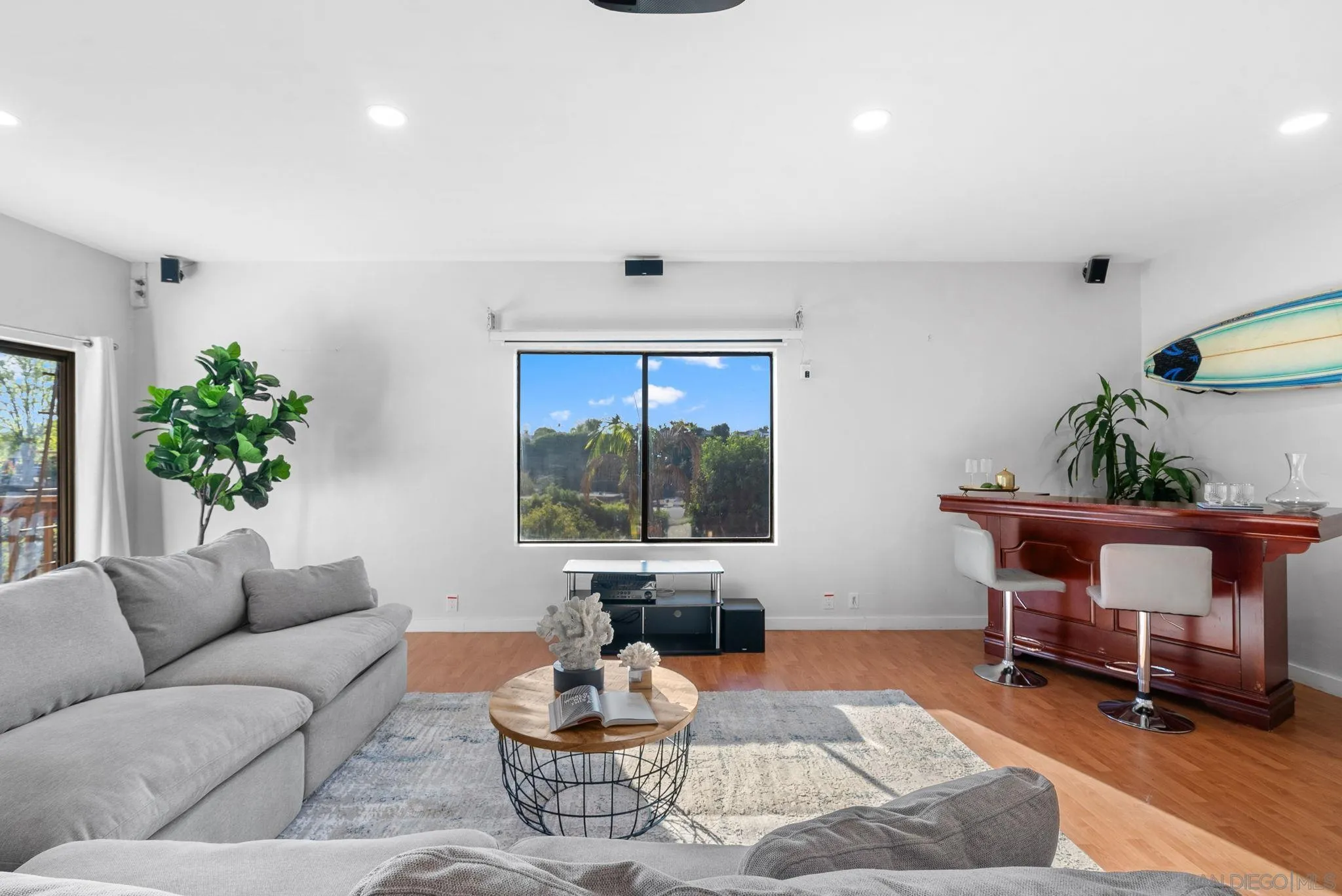 https://cdn.realtyfeed.com/cdn/127/250037847/d42f72f305e44d57a17c9a15960f2b70.webp