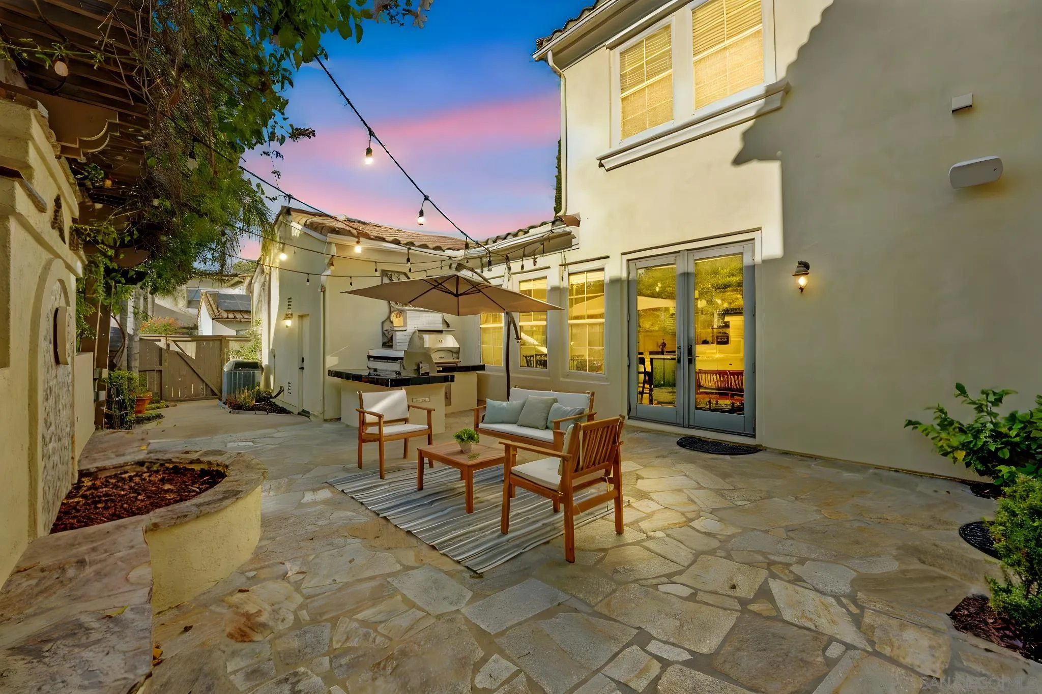 https://cdn.realtyfeed.com/cdn/127/250037848/232bc0e6d241932934b7c01fa0202dee.webp