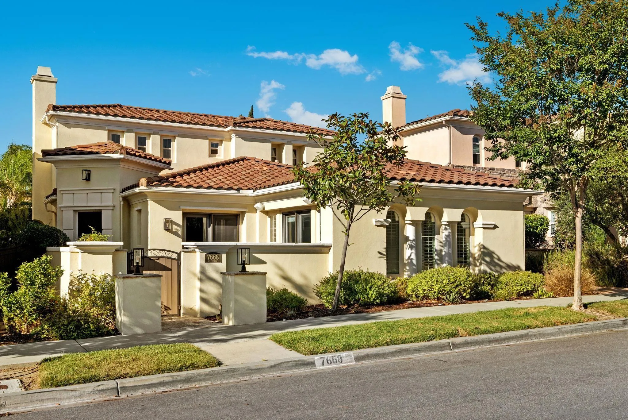 https://cdn.realtyfeed.com/cdn/127/250037848/cc94bcd4e66a04832150c75b93842c50.webp