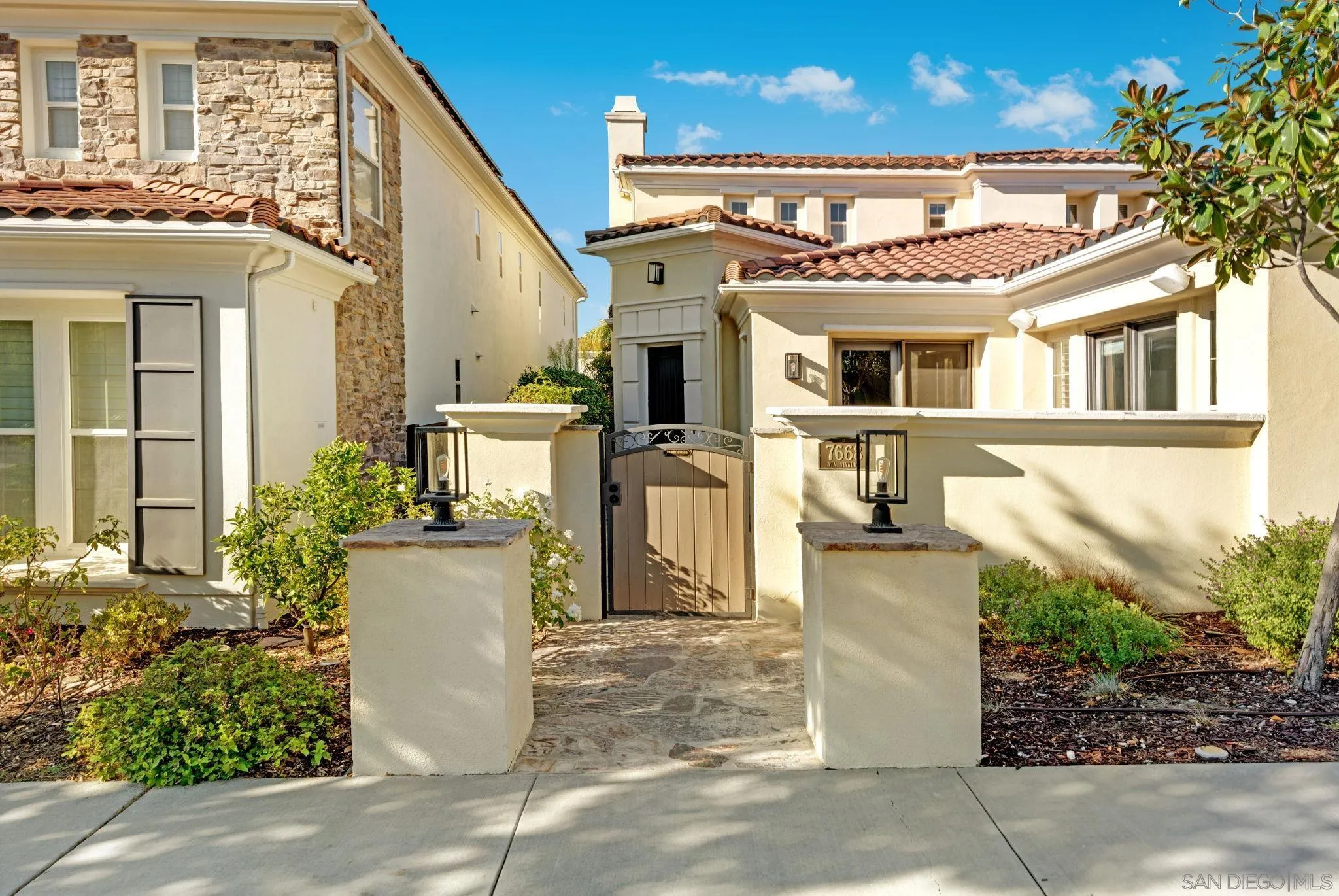 https://cdn.realtyfeed.com/cdn/127/250037848/d76f6a40e0e64aa43e648a3f0498a409.webp