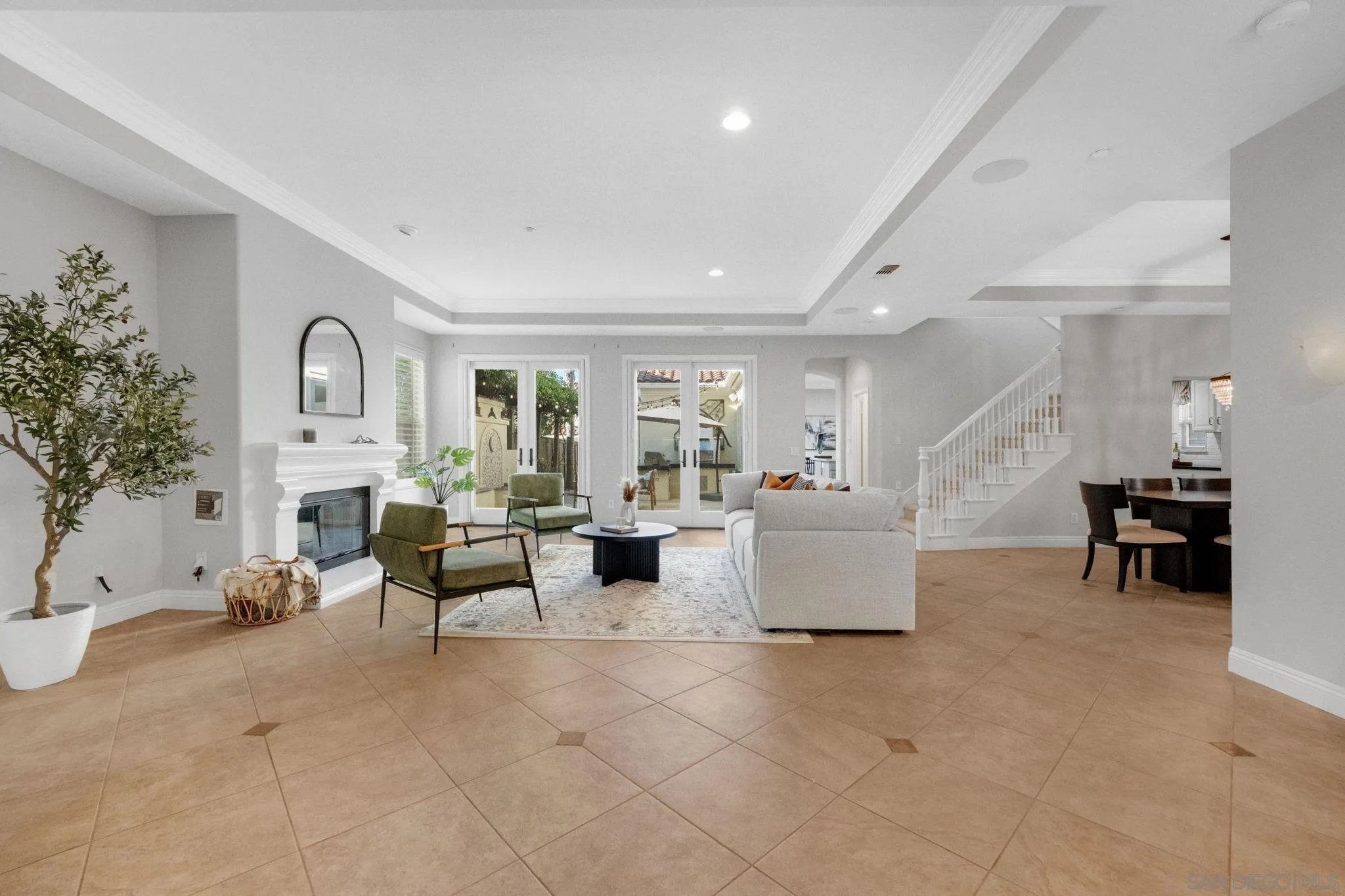 https://cdn.realtyfeed.com/cdn/127/250037848/e1274666f9bf6912870043452e11da02.webp