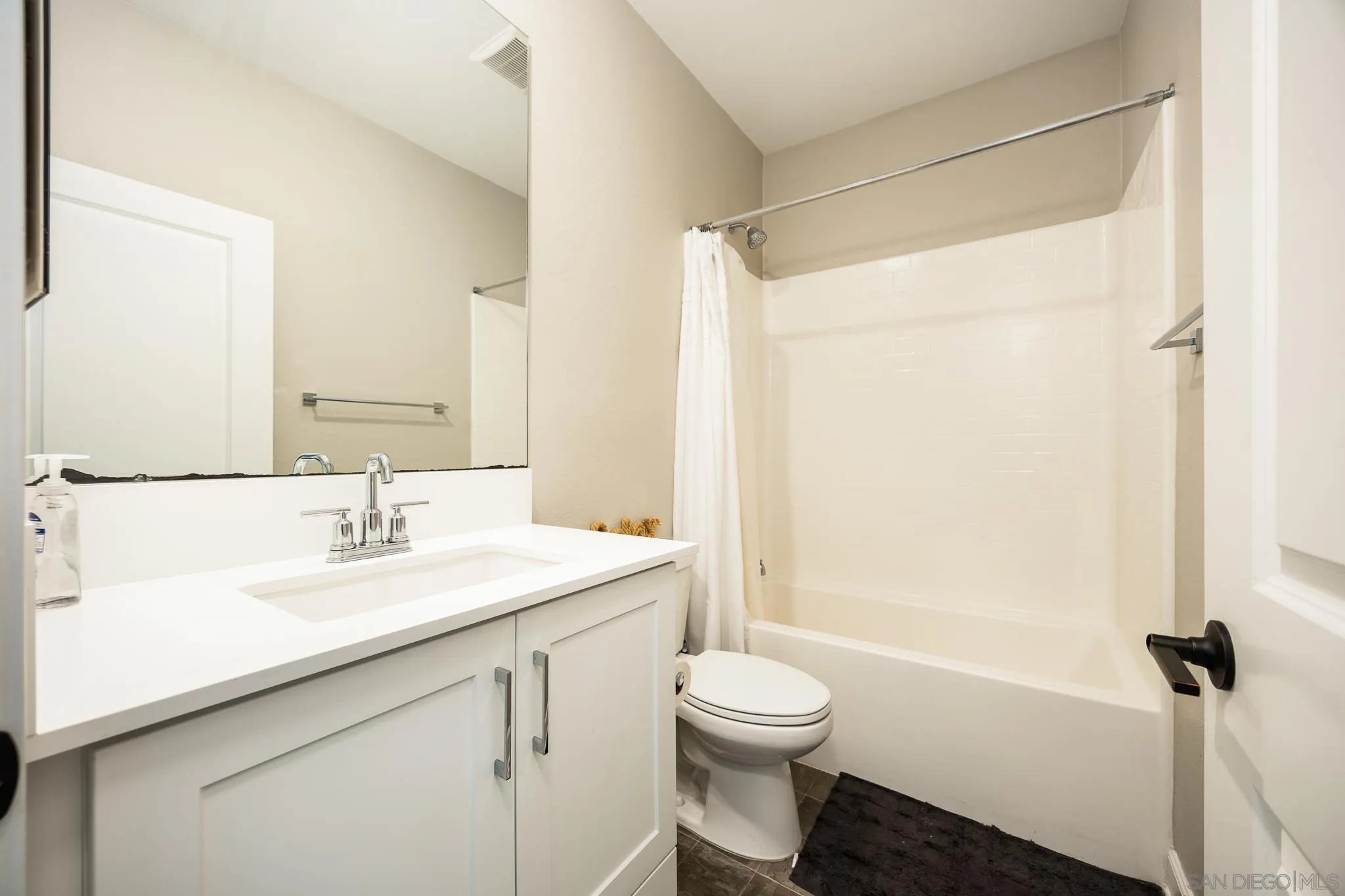 Photo #17: 250037850 Listing: Photo #17