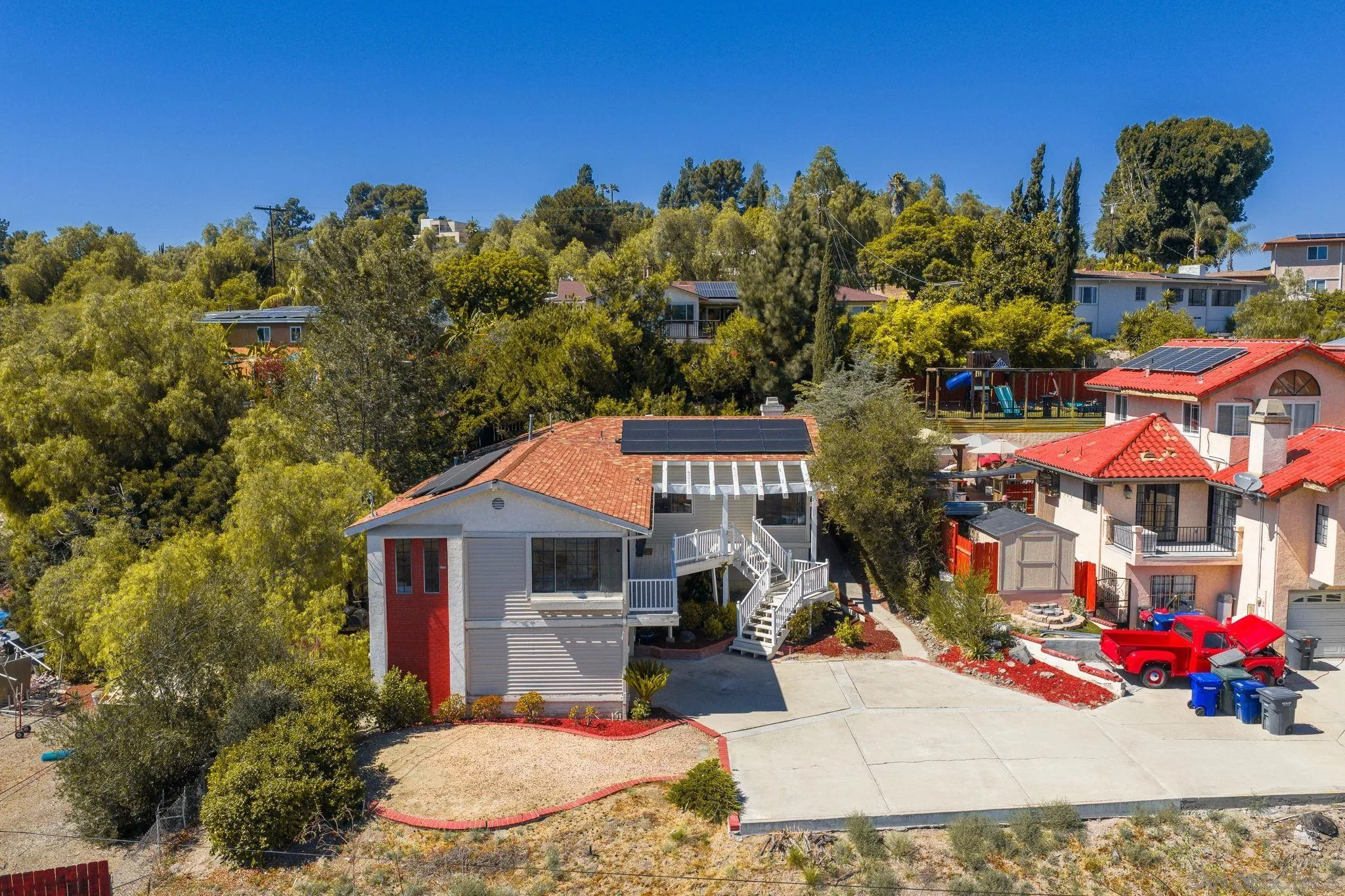 https://cdn.realtyfeed.com/cdn/127/250037854/2d0a36422baf1cd8be6c77ddc240c483.webp