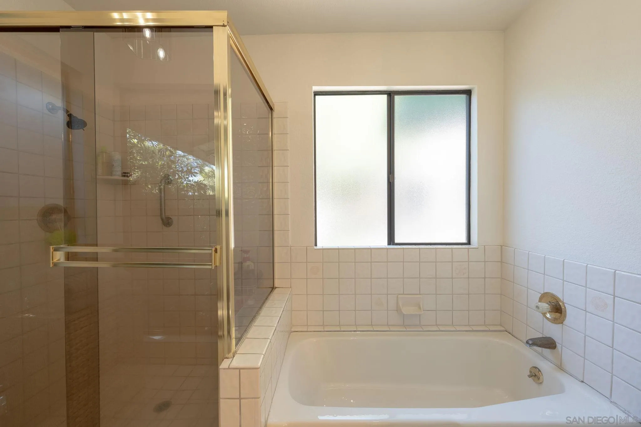 https://cdn.realtyfeed.com/cdn/127/250037854/4c3919d4975bedd3e786c2521306612b.webp
