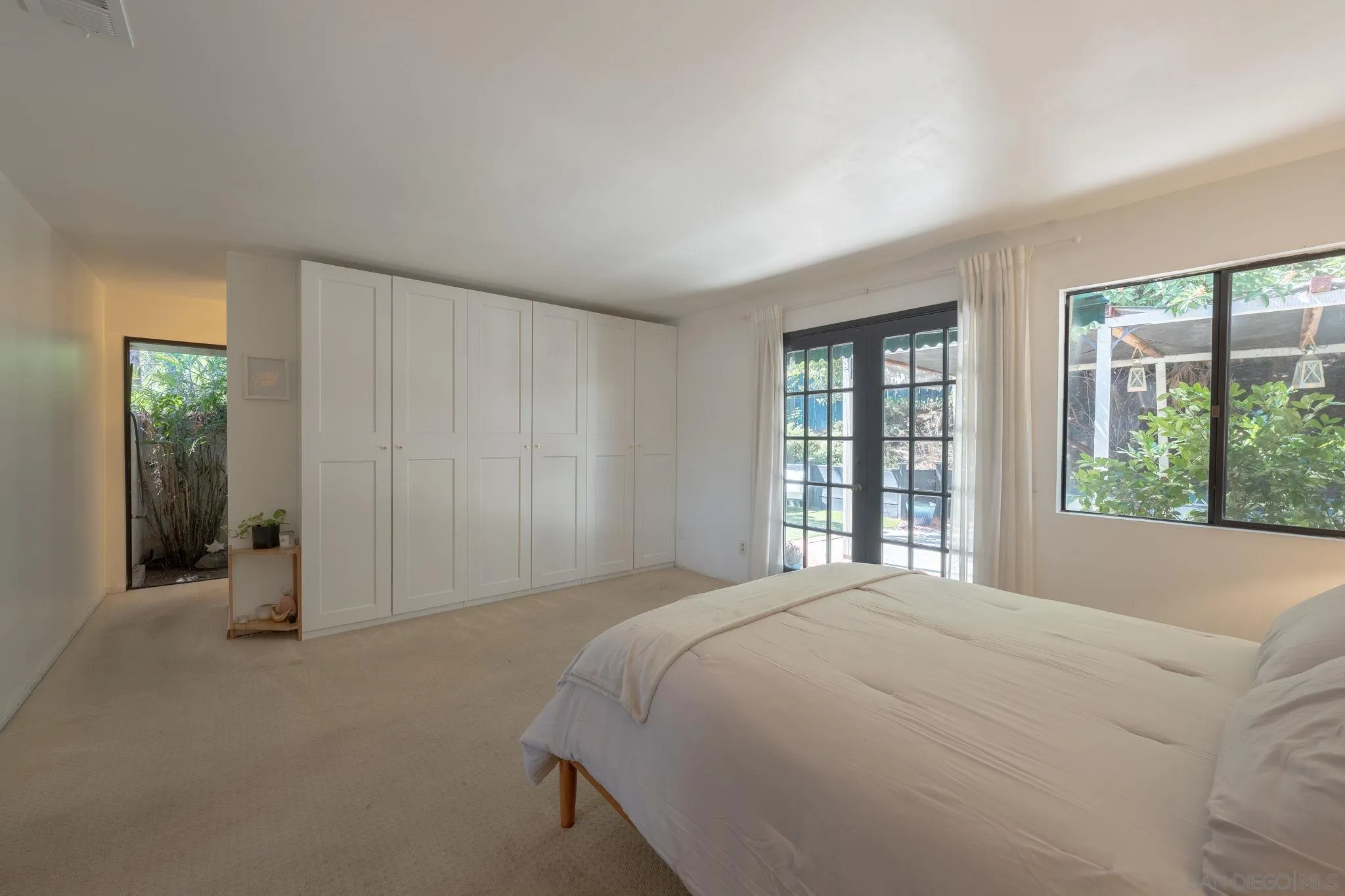 https://cdn.realtyfeed.com/cdn/127/250037854/b06b508256bfe69d7e3627fefcba6d06.webp